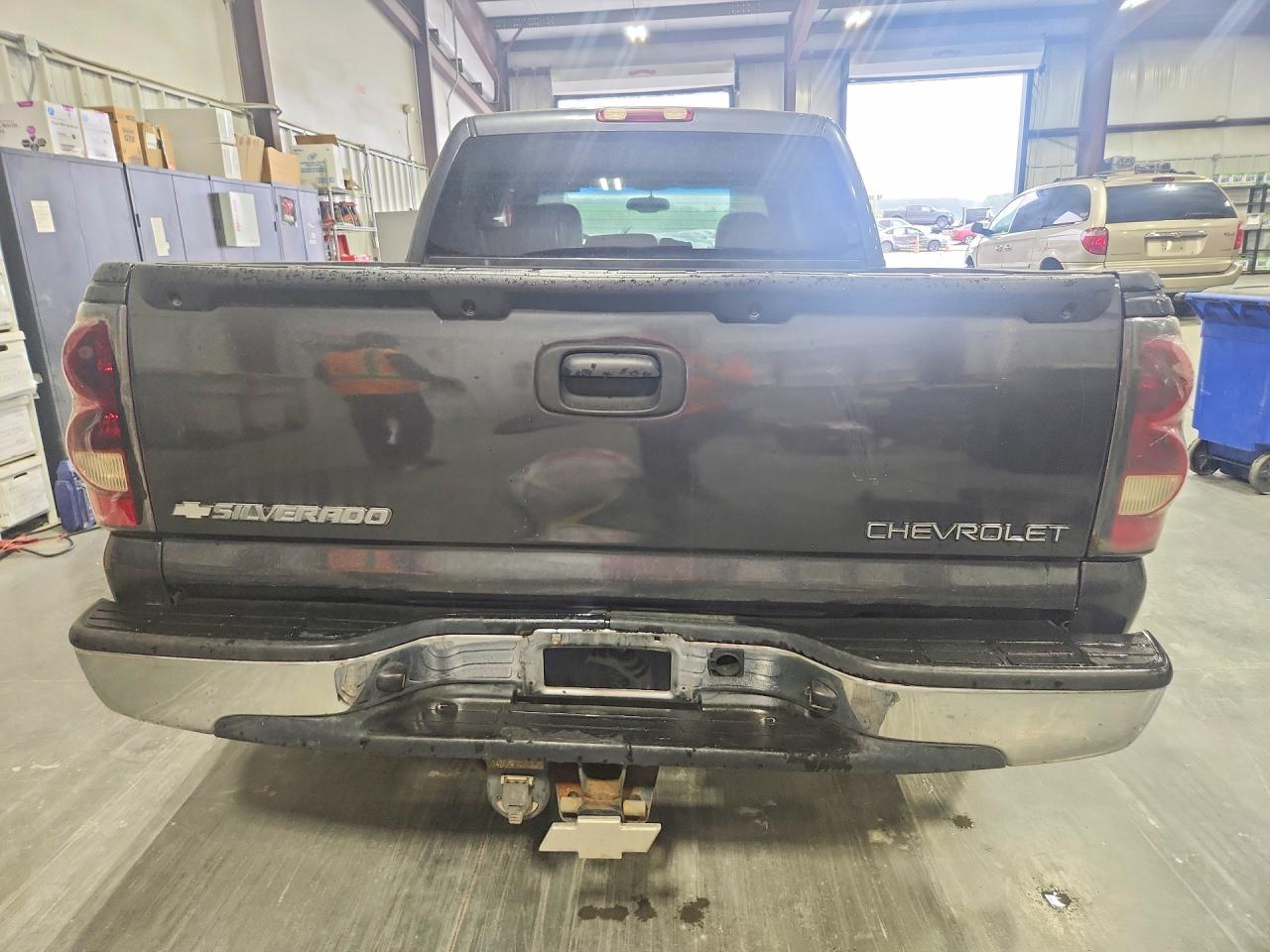 2004 Chevrolet Silverado C1500 Black vin: 2GCEC13T041411451