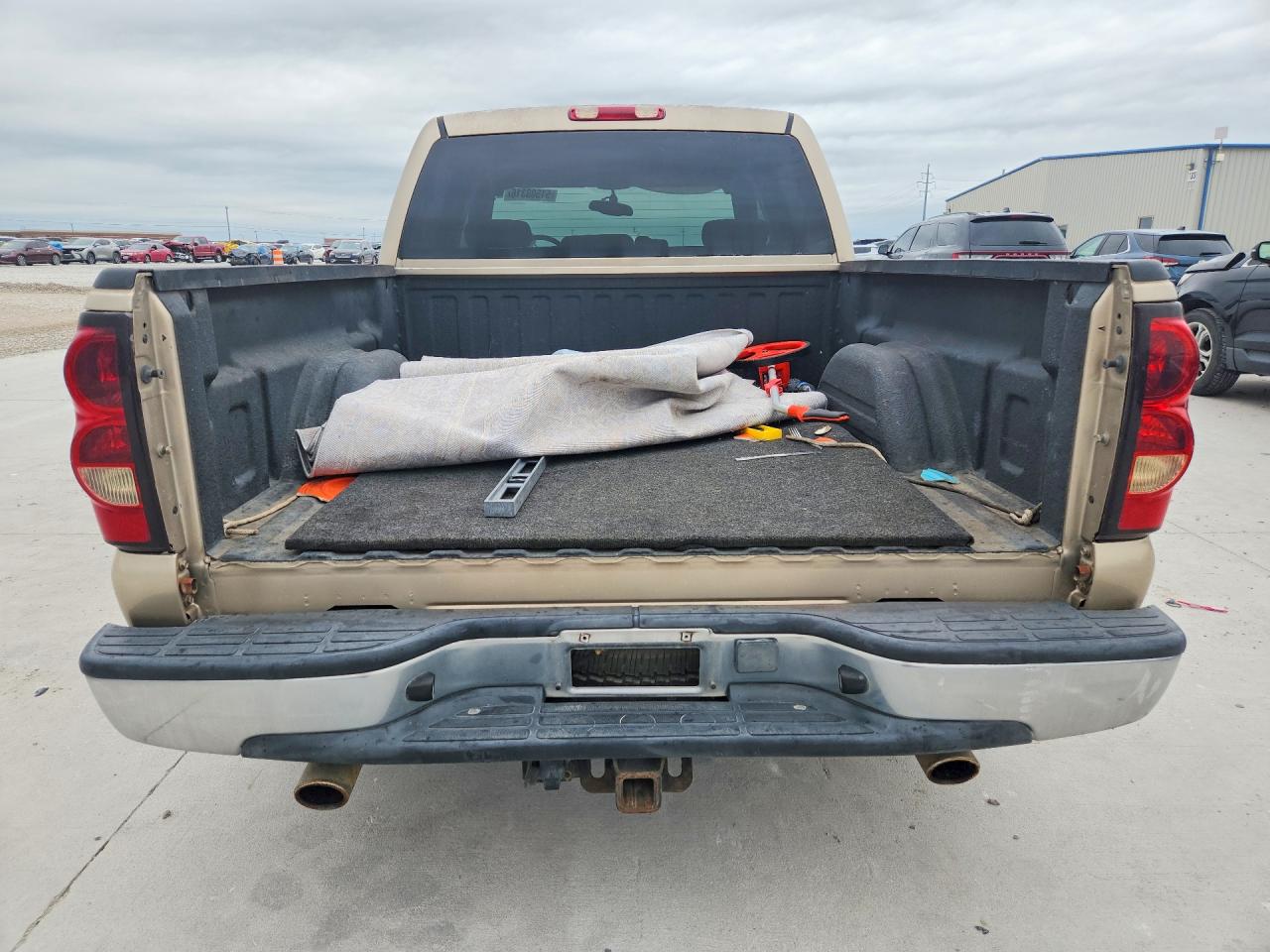 2004 Chevrolet Silverado C1500 Gold vin: 2GCEC13T141293006