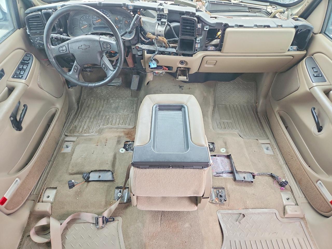 2004 Chevrolet Silverado C1500 Gold vin: 2GCEC13T141293006