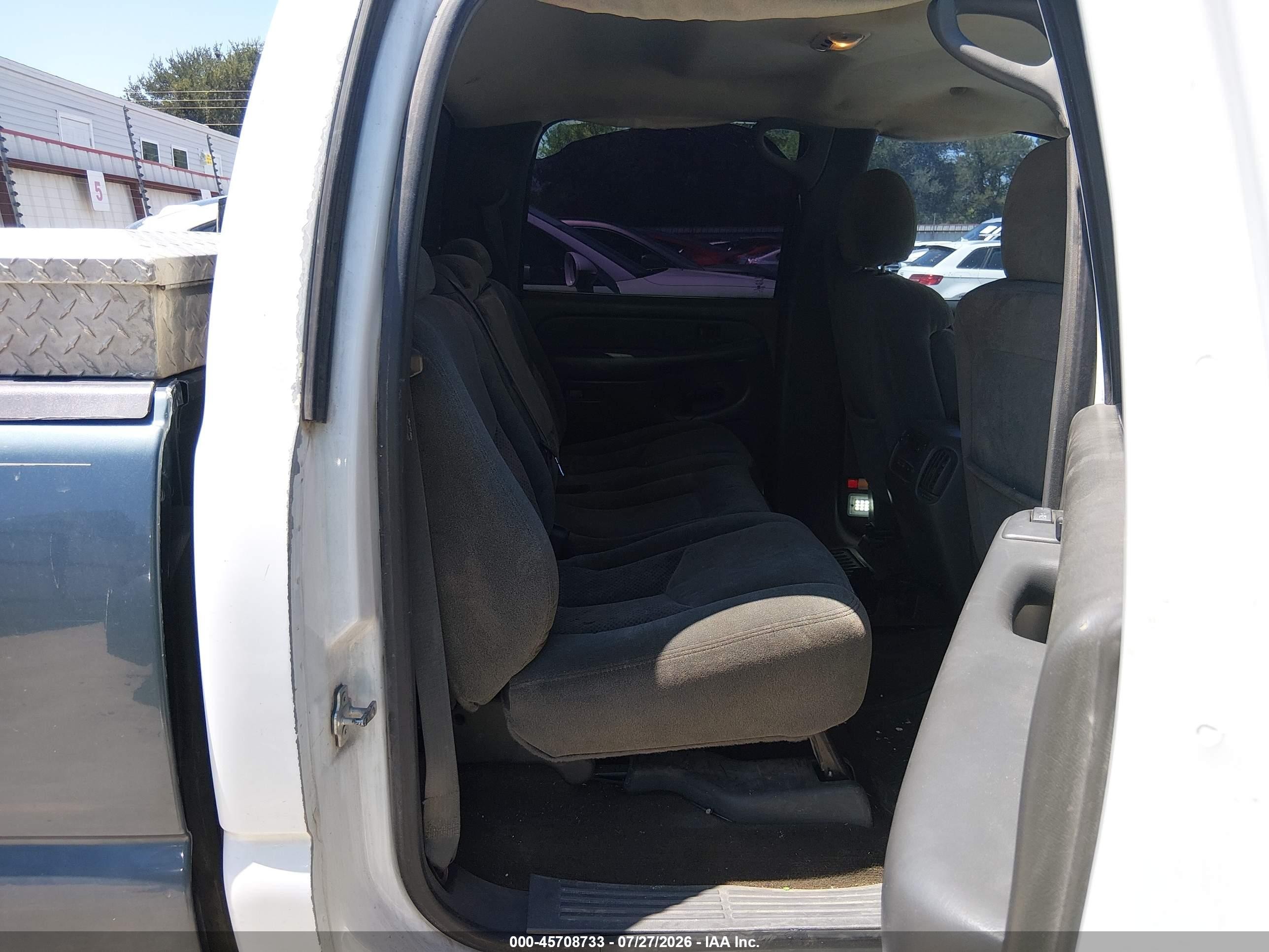 2004 Chevrolet Silverado 1500 Ls White vin: 2GCEC13T141401141