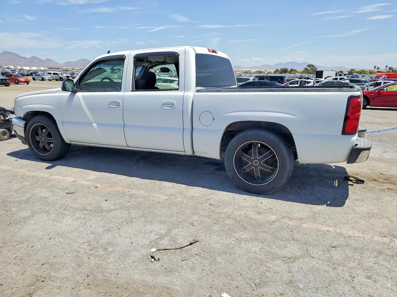 2006 Chevrolet Silverado C1500 Белый vin: 2GCEC13T161136207
