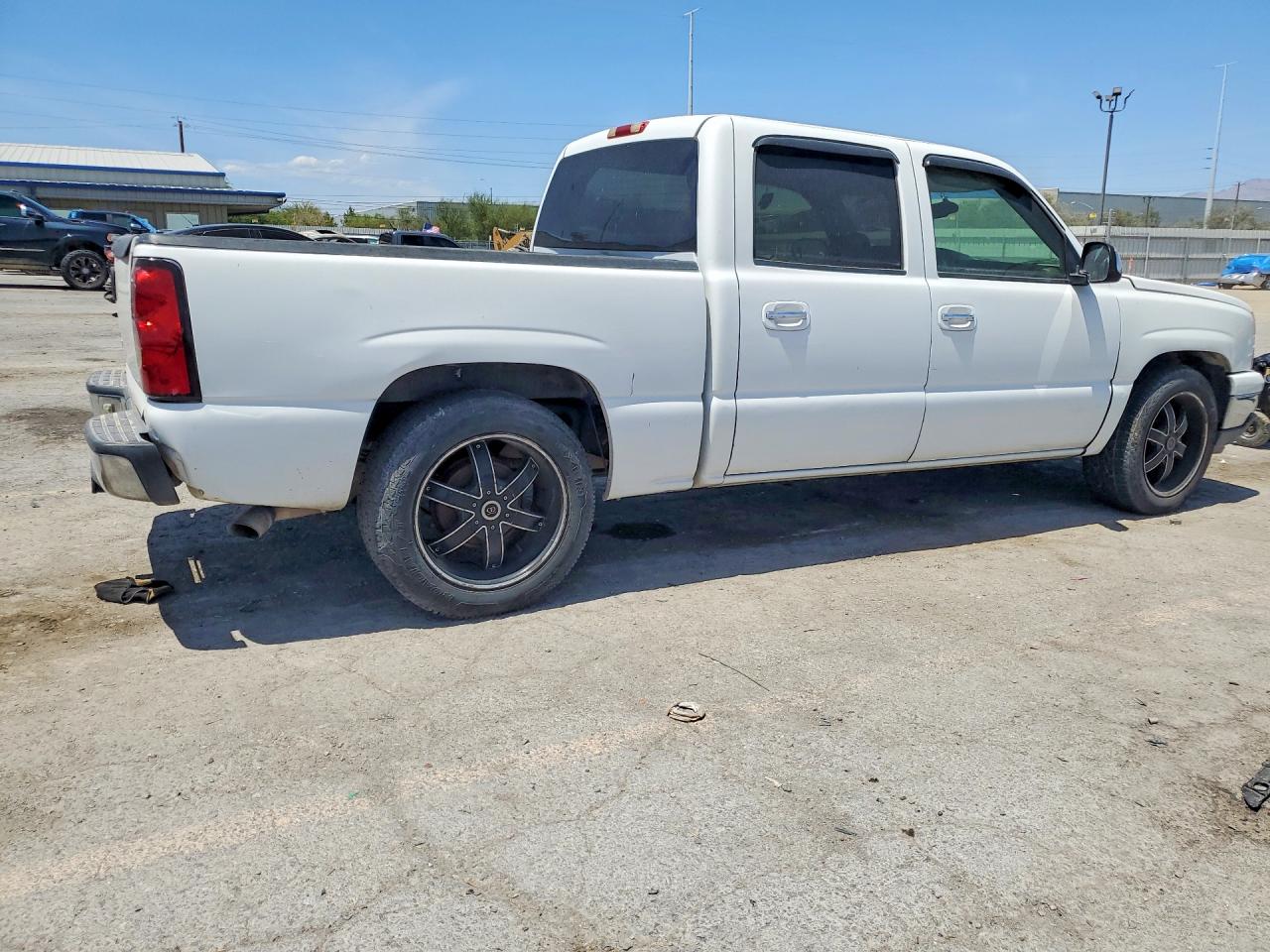 2006 Chevrolet Silverado C1500 Белый vin: 2GCEC13T161136207