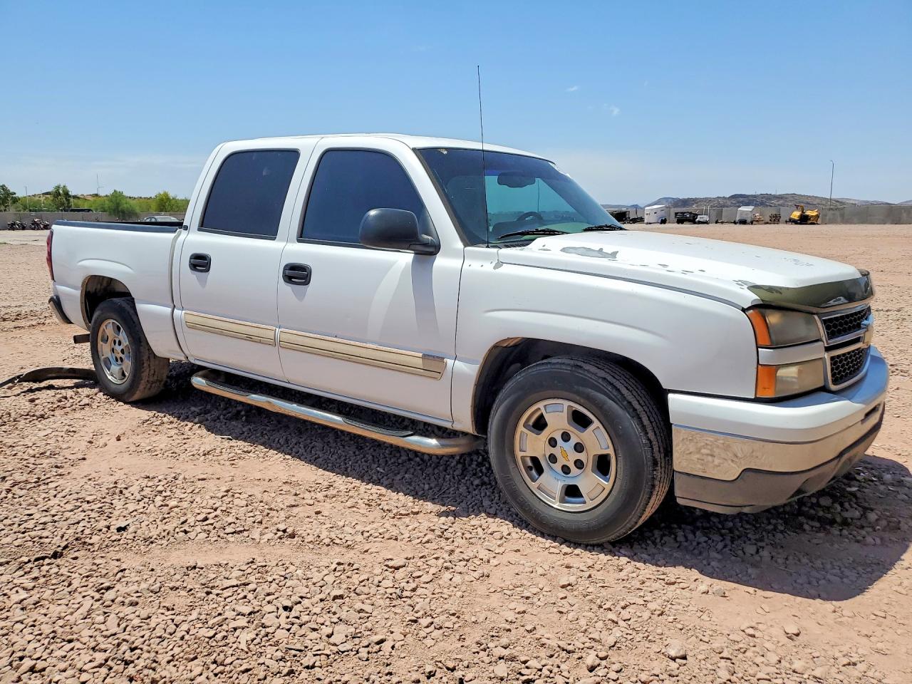 2006 Chevrolet Silverado C1500 White vin: 2GCEC13T261189675