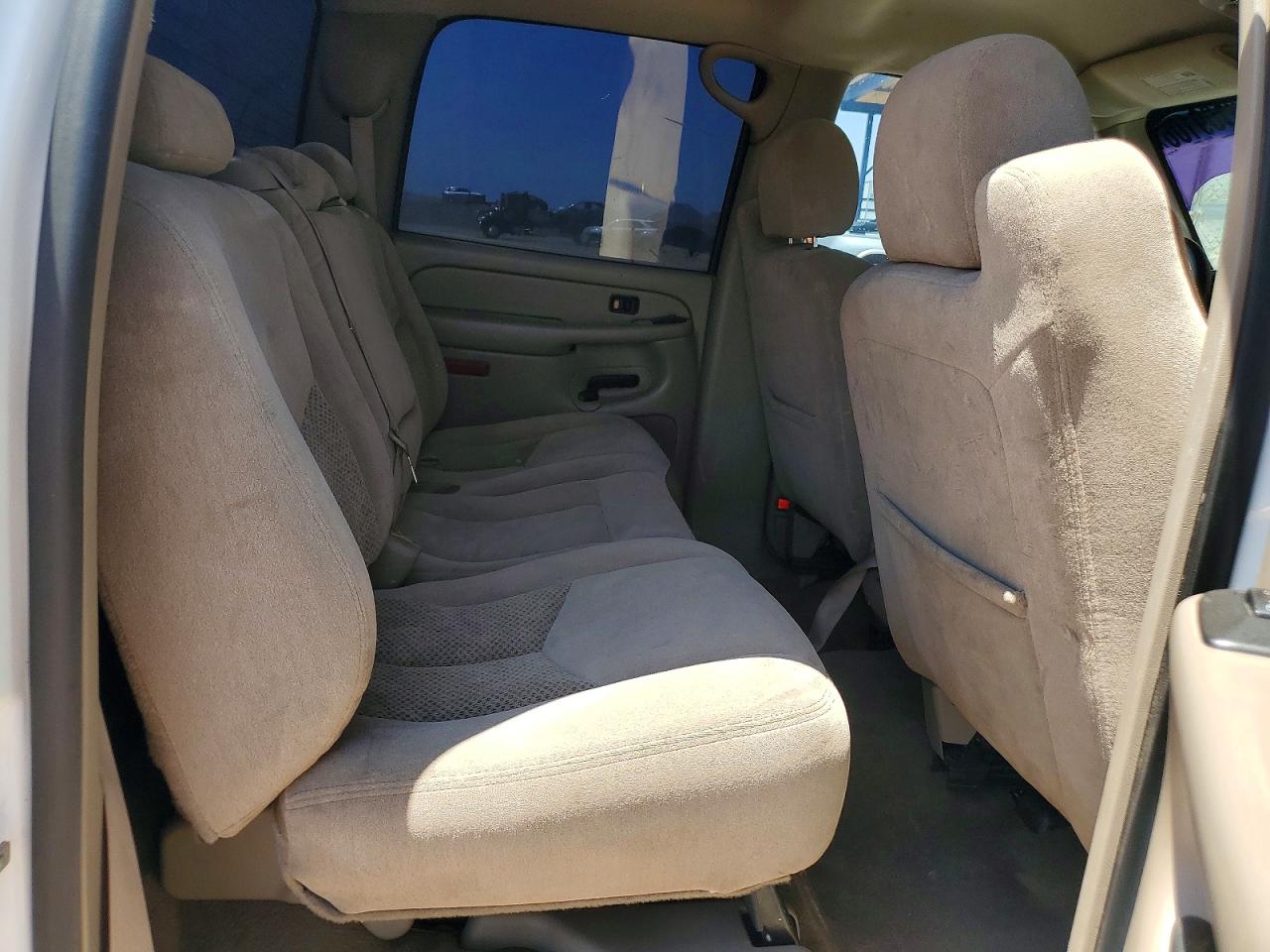2006 Chevrolet Silverado C1500 White vin: 2GCEC13T261189675