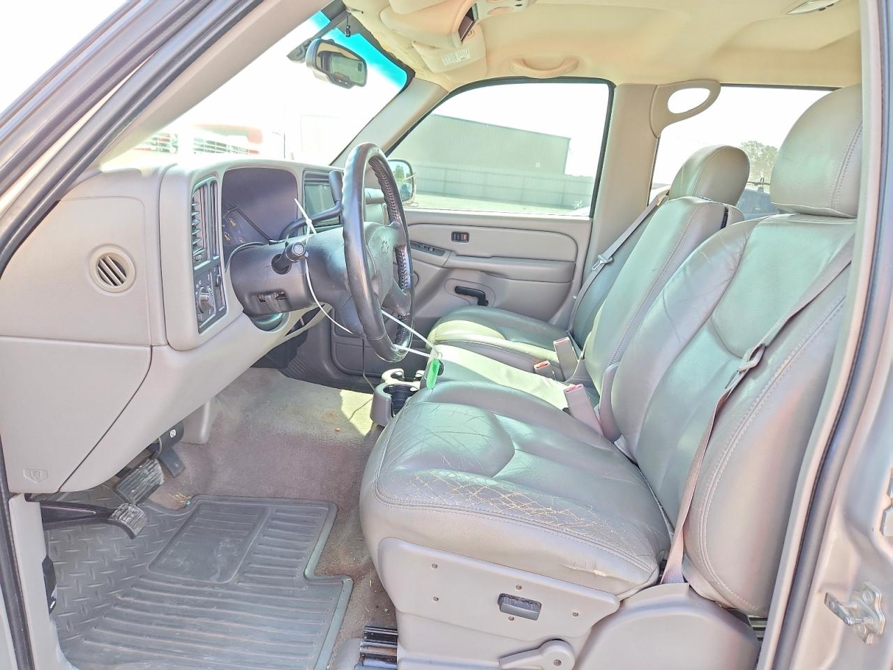 2006 Chevrolet Silverado C1500 Silver vin: 2GCEC13T361232047