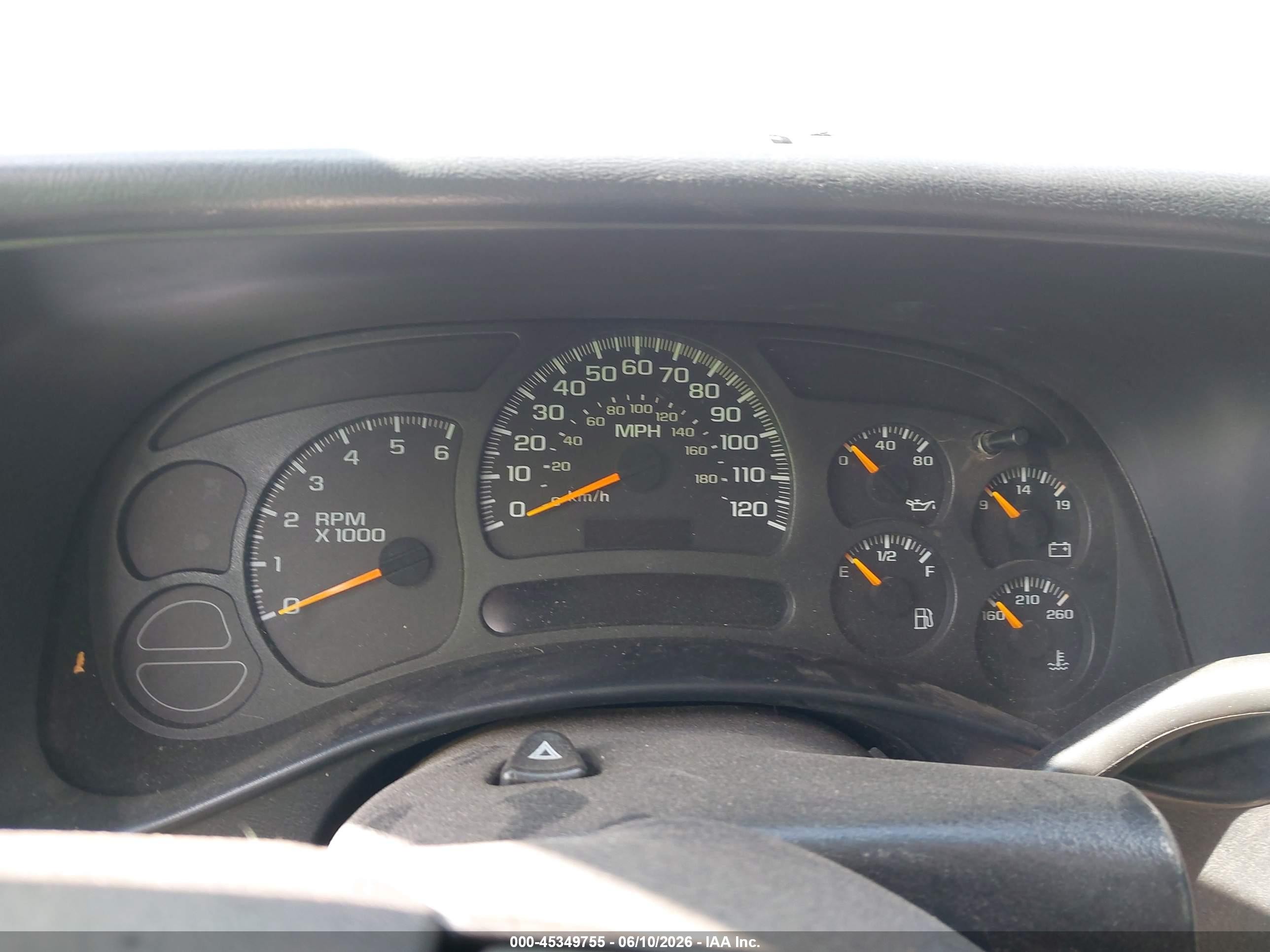 2004 Chevrolet Silverado 1500 Ls Белый vin: 2GCEC13T441346765