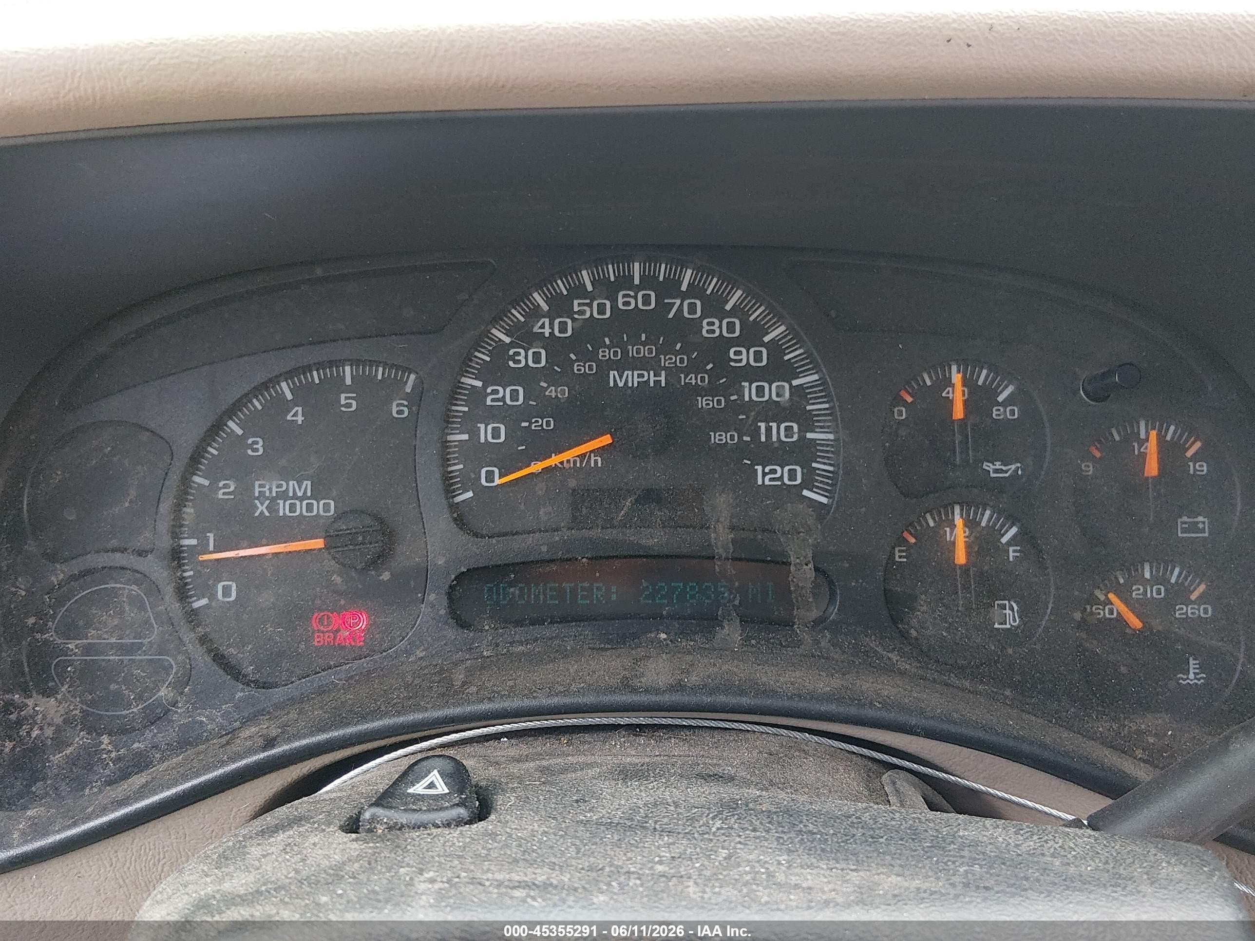 2004 Chevrolet Silverado 1500 Ls Белый vin: 2GCEC13T441423750
