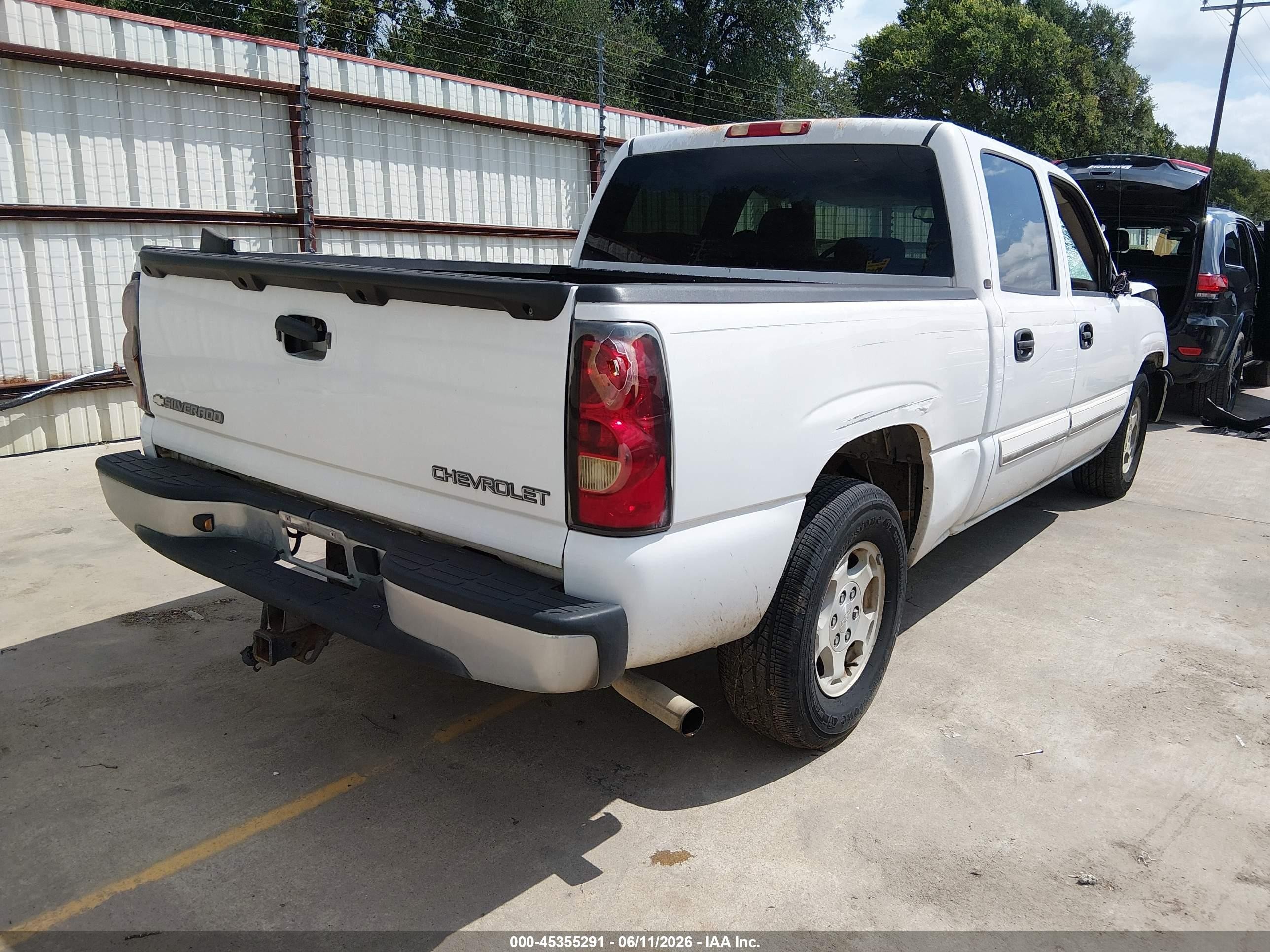 2004 Chevrolet Silverado 1500 Ls Белый vin: 2GCEC13T441423750