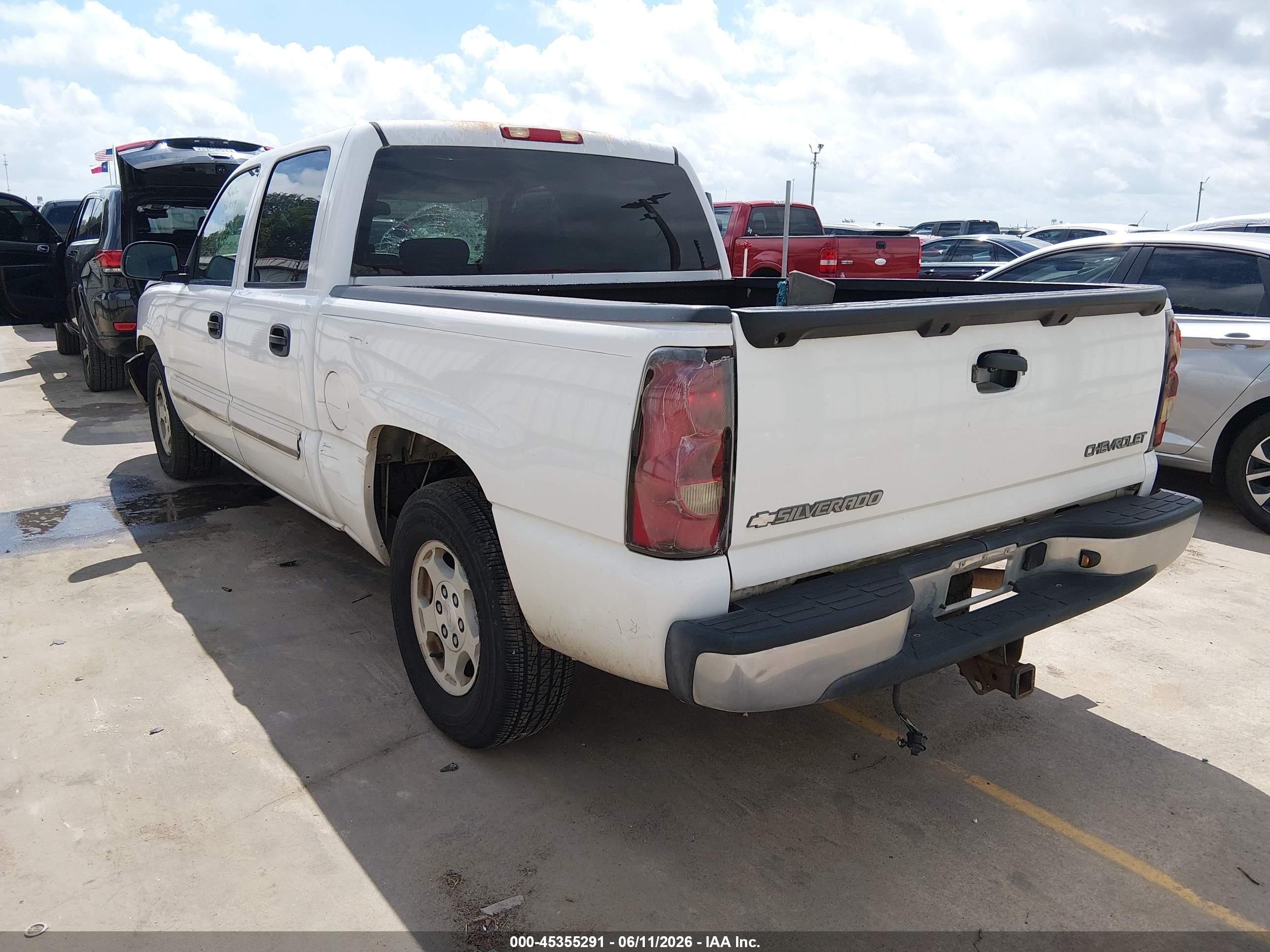 2004 Chevrolet Silverado 1500 Ls Белый vin: 2GCEC13T441423750