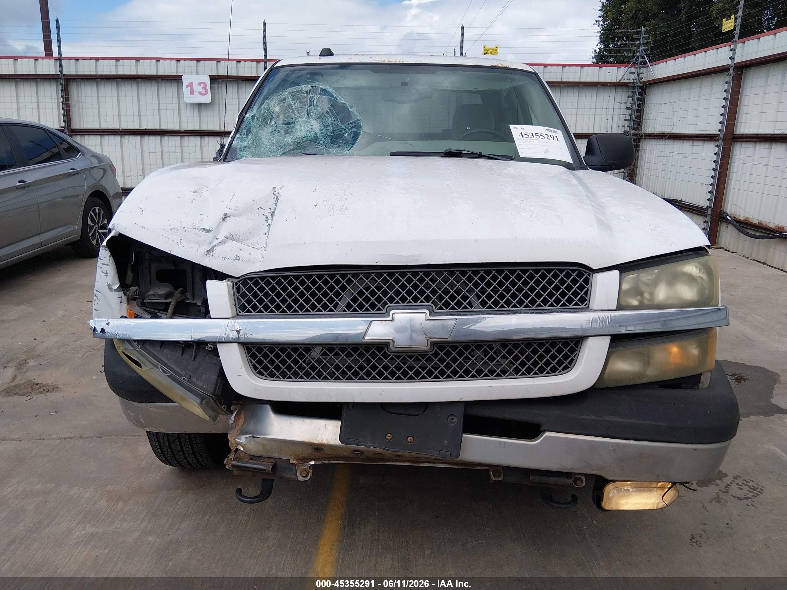 2004 Chevrolet Silverado 1500 Ls Белый vin: 2GCEC13T441423750