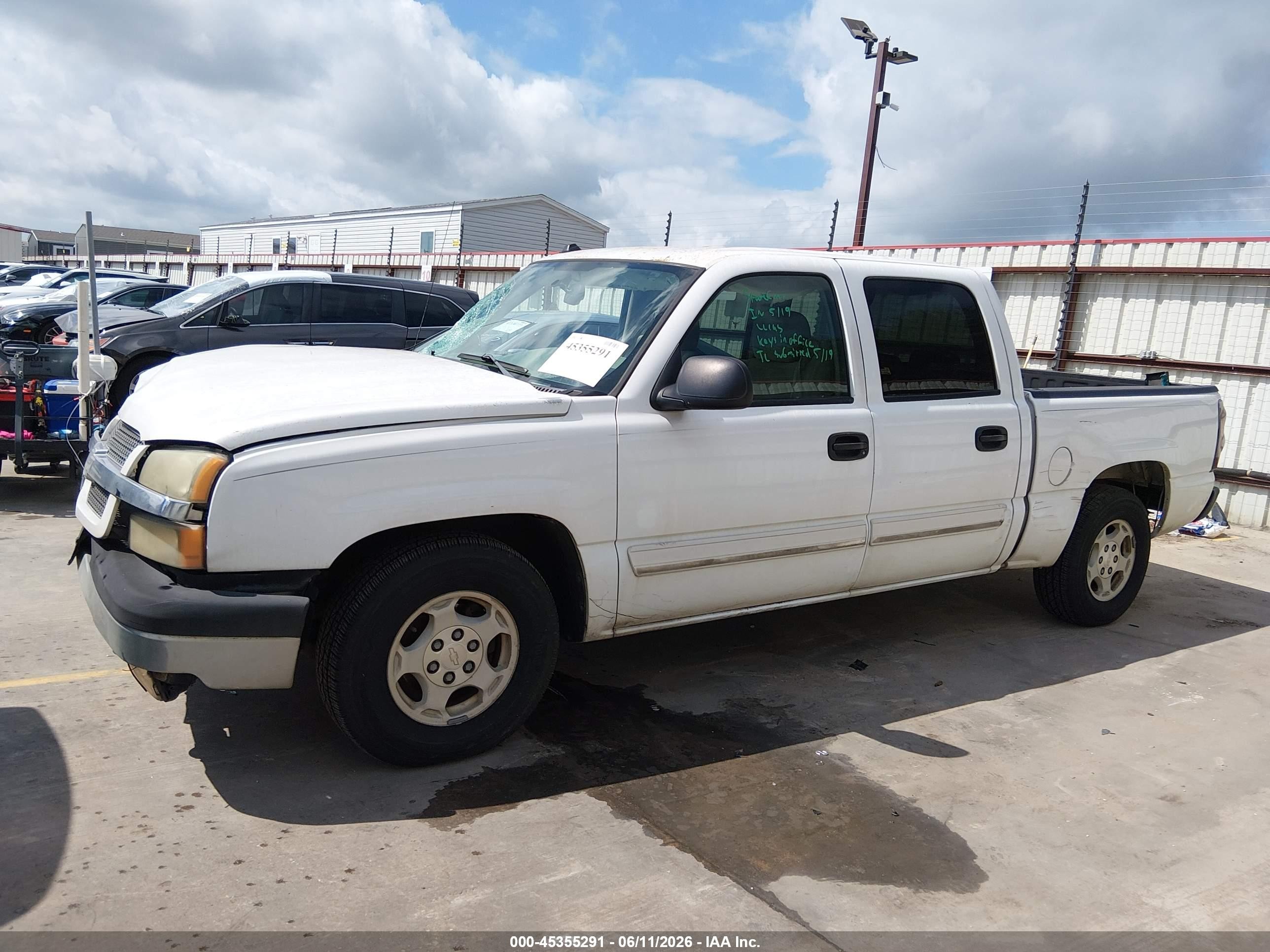 2004 Chevrolet Silverado 1500 Ls Белый vin: 2GCEC13T441423750