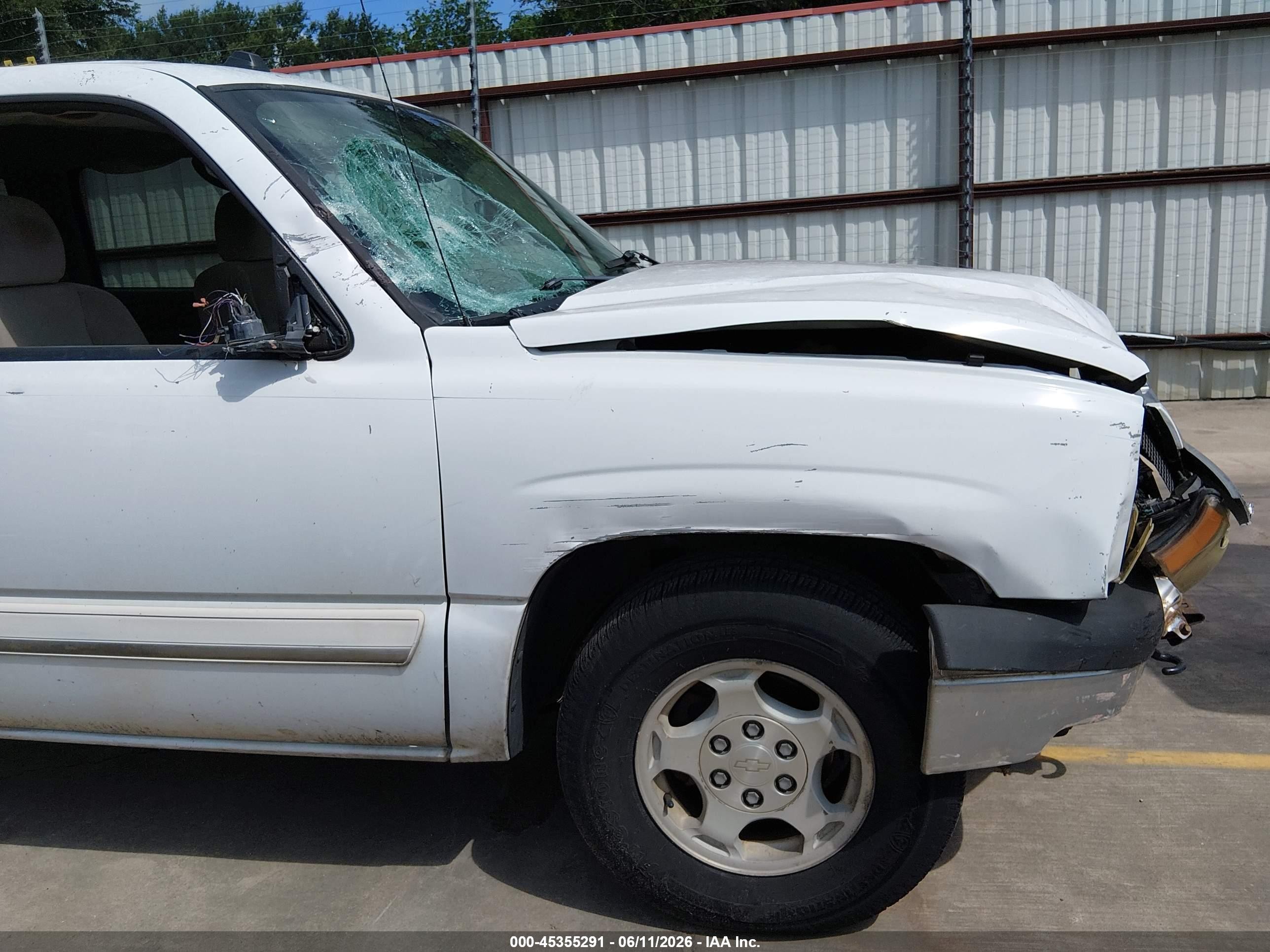2004 Chevrolet Silverado 1500 Ls Белый vin: 2GCEC13T441423750