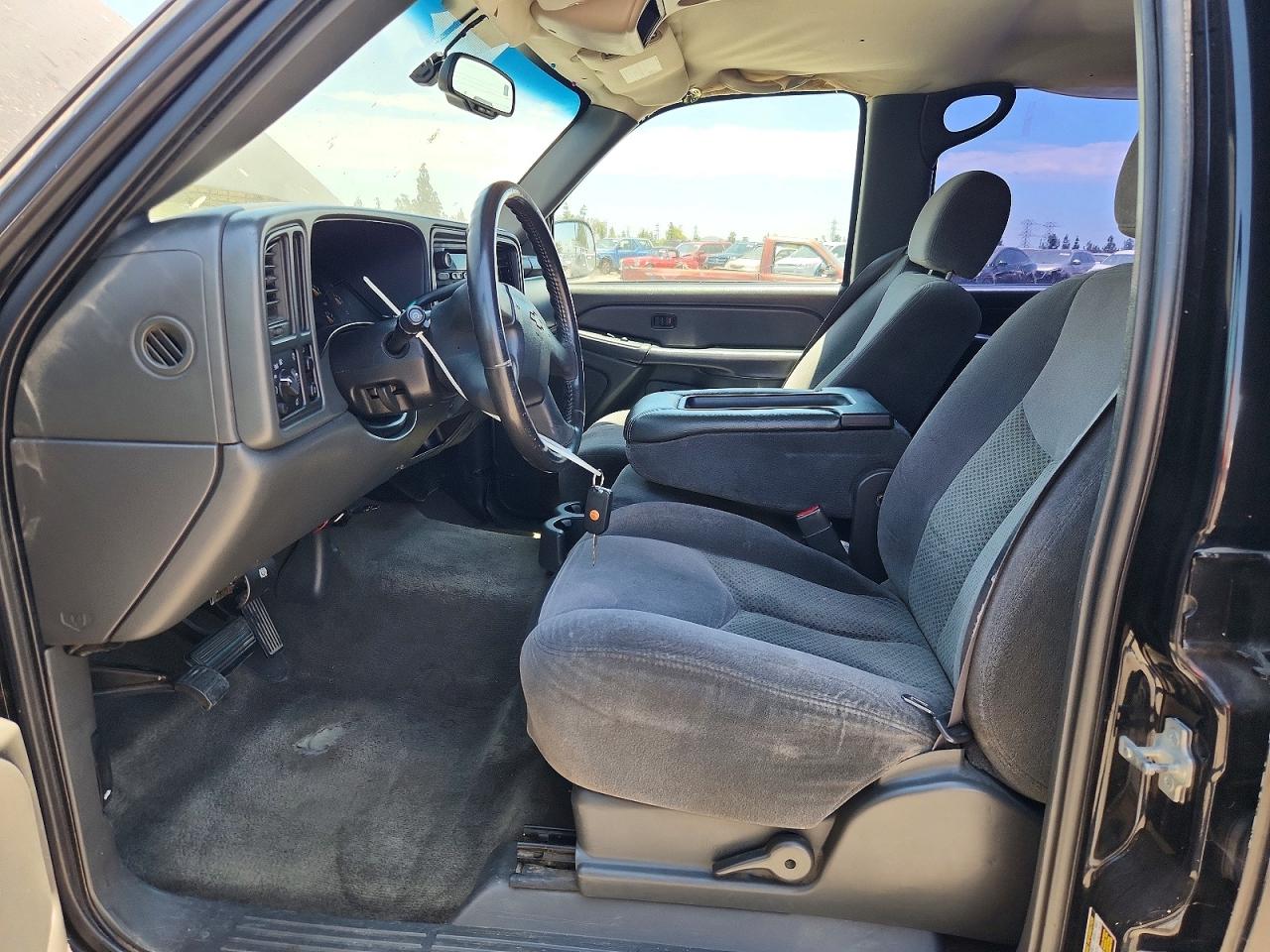 2005 Chevrolet Silverado C1500 Black vin: 2GCEC13T451374972