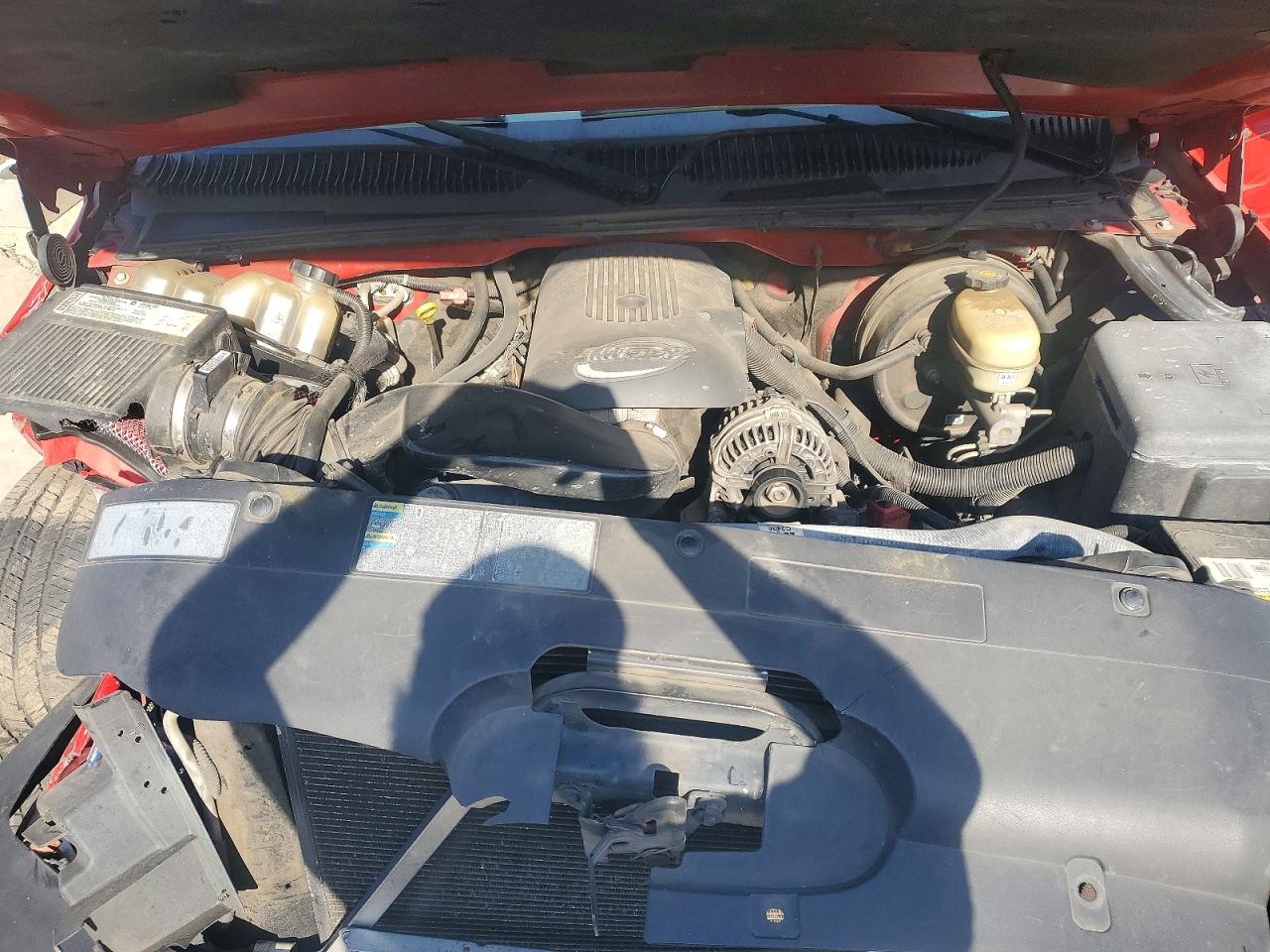2005 Chevrolet Silverado C1500 Red vin: 2GCEC13T551115536