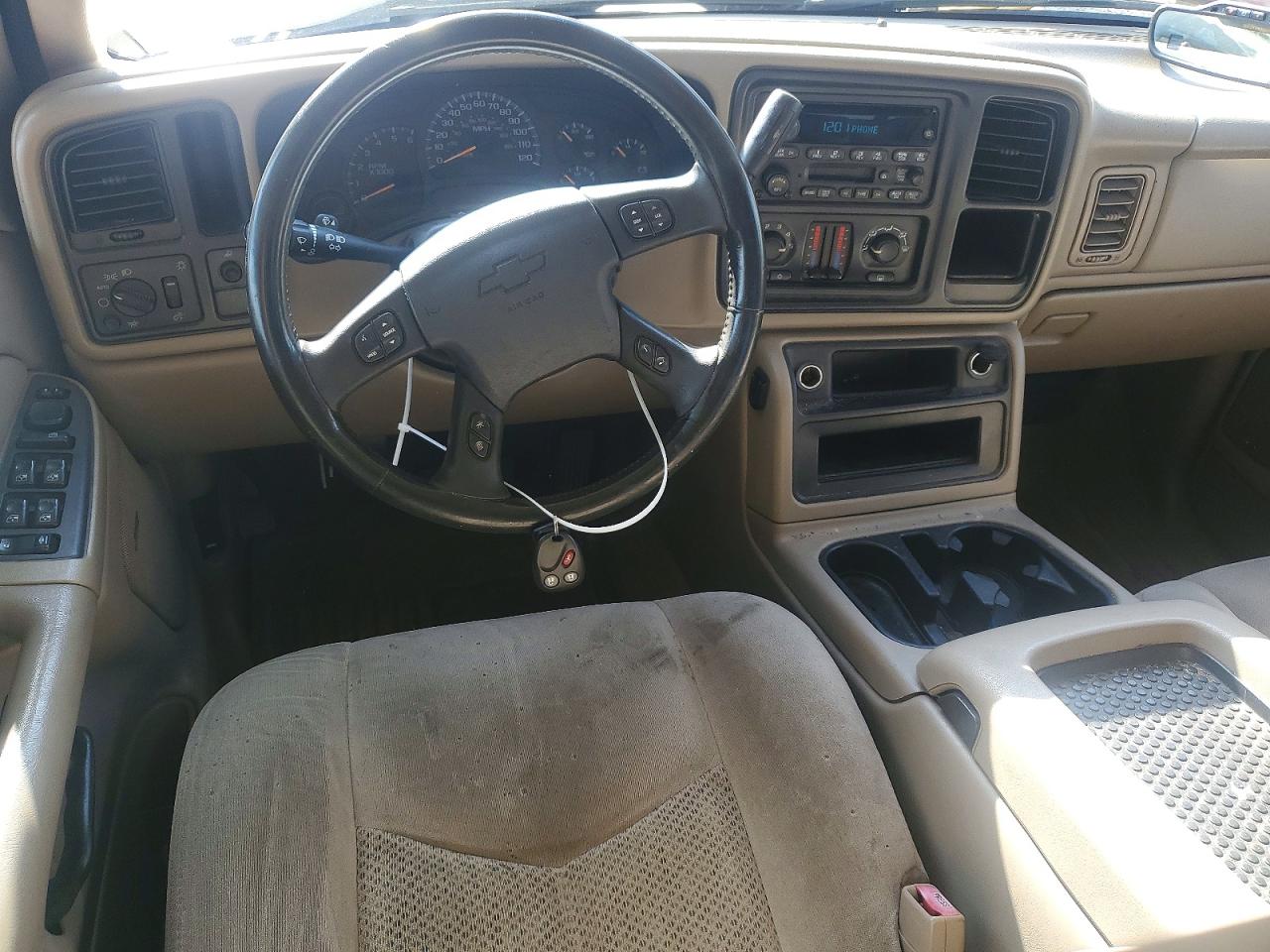 2005 Chevrolet Silverado C1500 Red vin: 2GCEC13T551115536