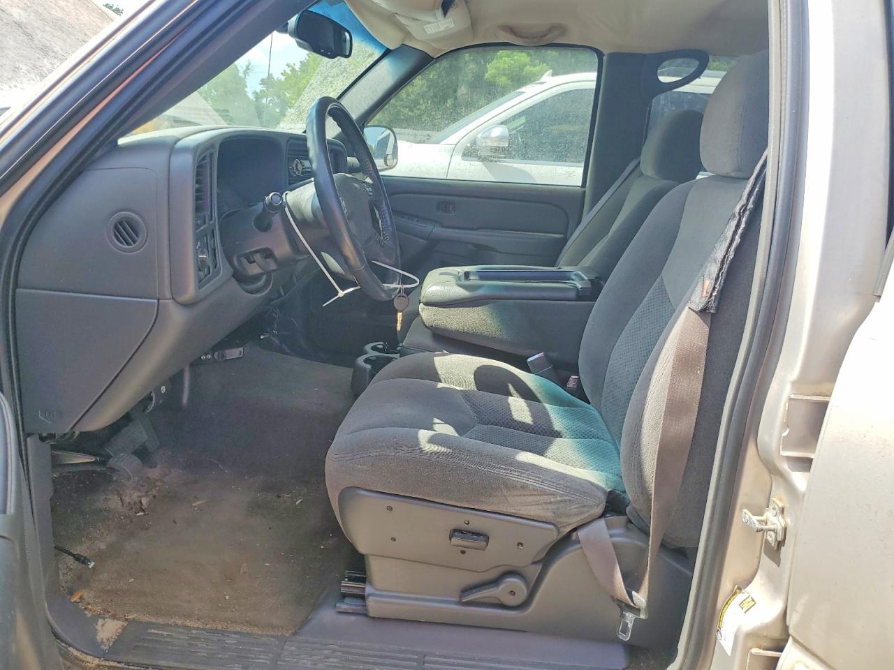 2005 Chevrolet Silverado C1500 Silver vin: 2GCEC13T551288733