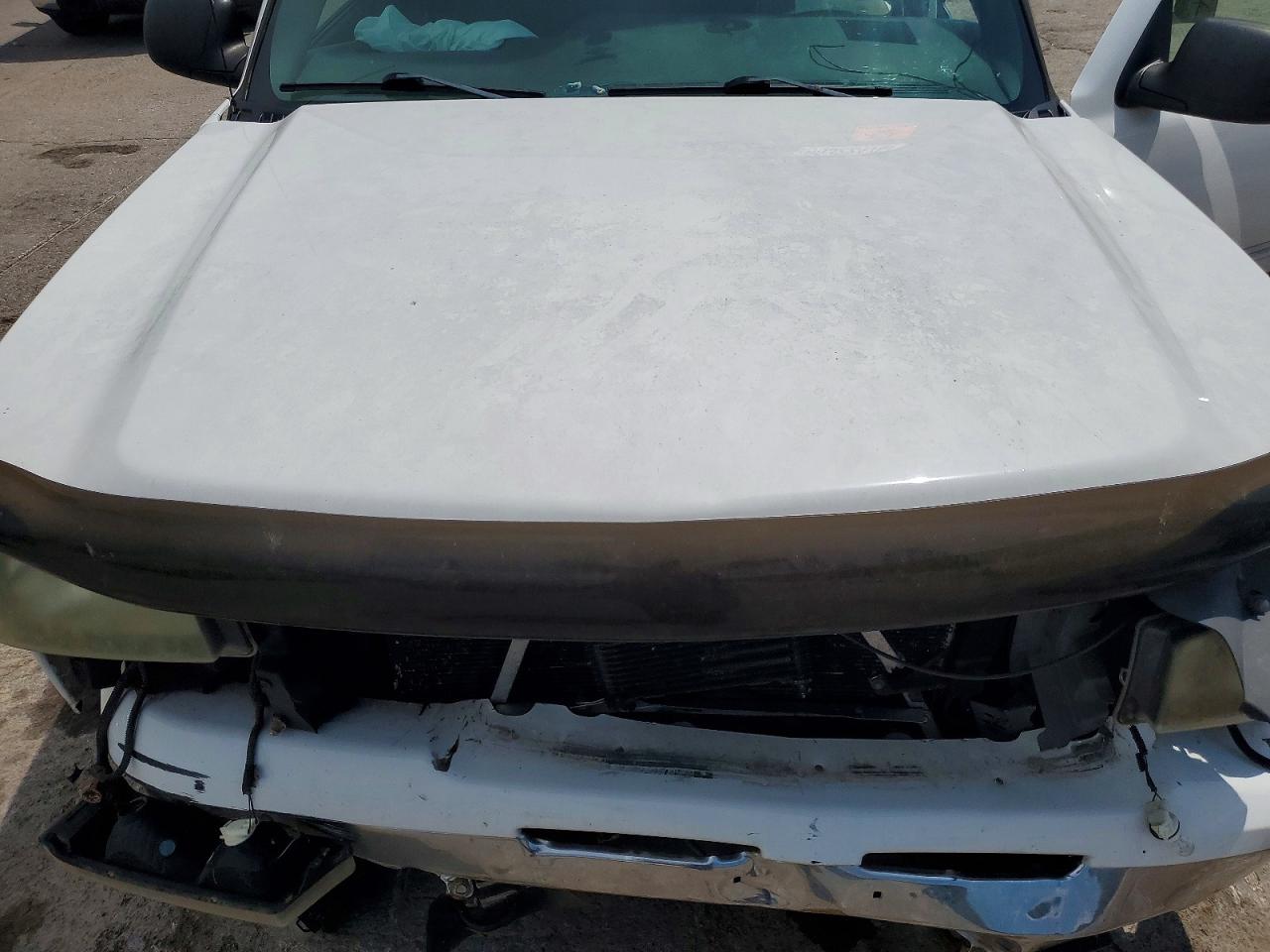 2006 Chevrolet Silverado C1500 White vin: 2GCEC13T561208459