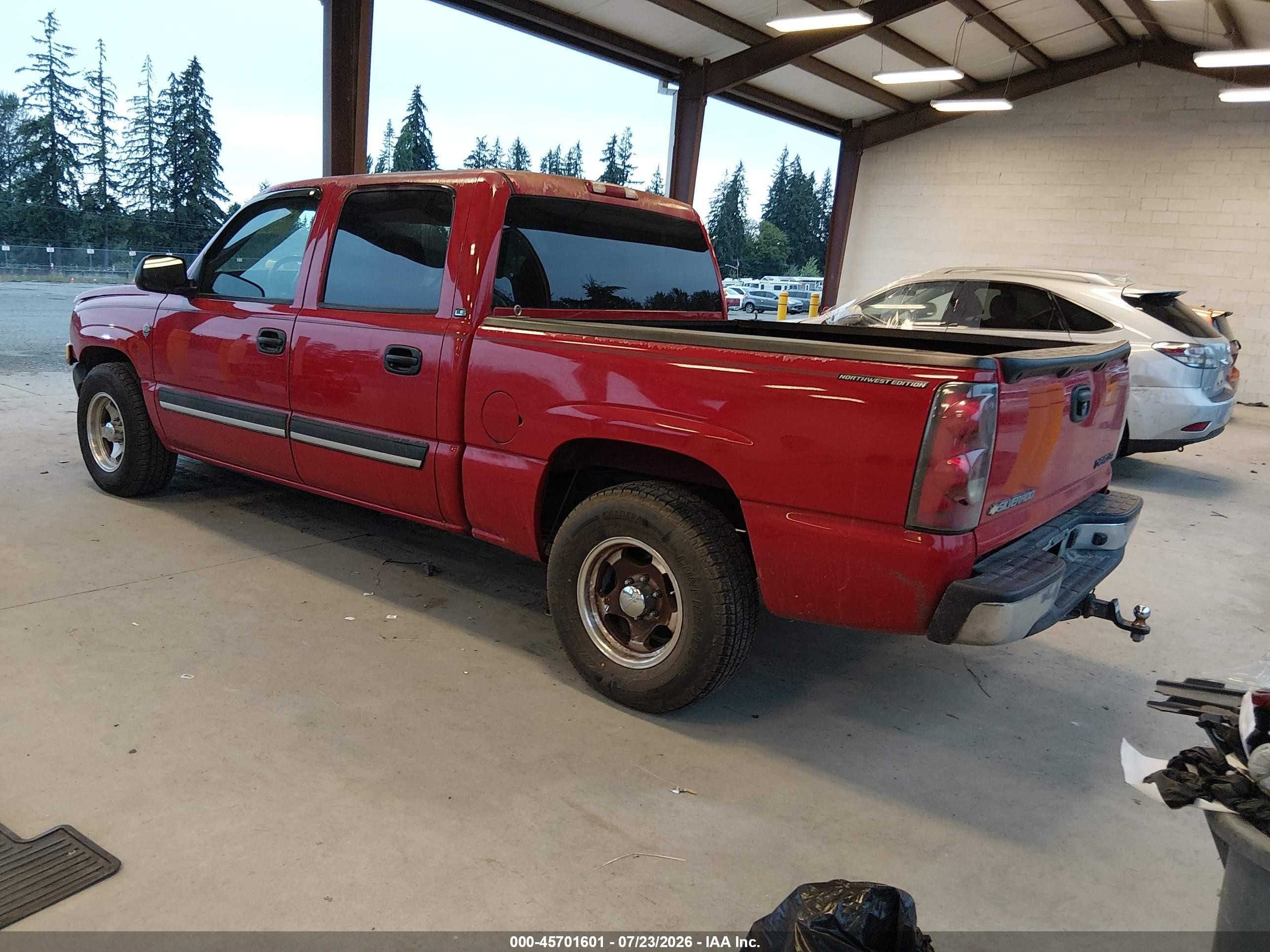 2004 Chevrolet Silverado 1500 Ls Red vin: 2GCEC13T741329619