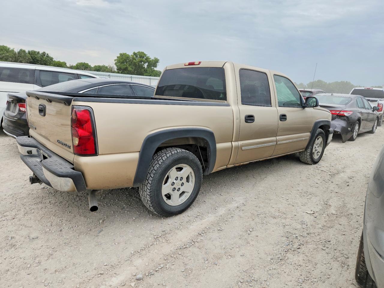 2005 Chevrolet Silverado C1500 Tan vin: 2GCEC13T751107406