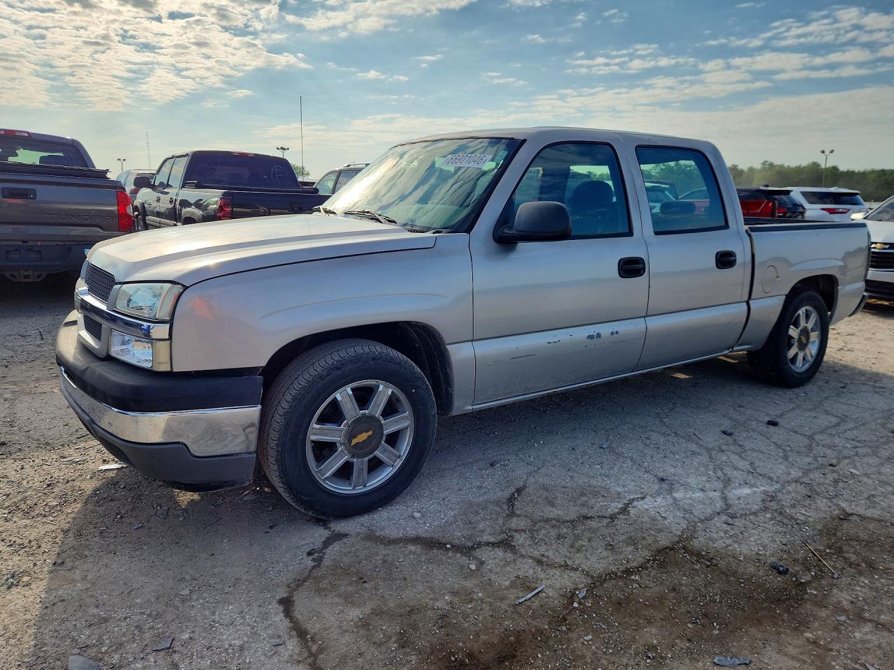 2005 Chevrolet Silverado C1500 Серебряный vin: 2GCEC13T751249402