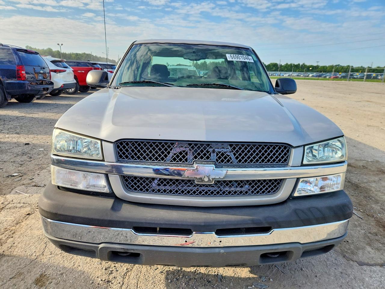 2005 Chevrolet Silverado C1500 Серебряный vin: 2GCEC13T751249402