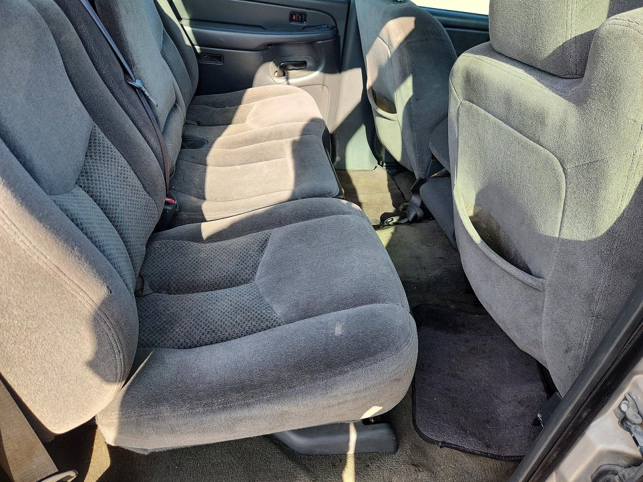 2005 Chevrolet Silverado C1500 Серебряный vin: 2GCEC13T751249402