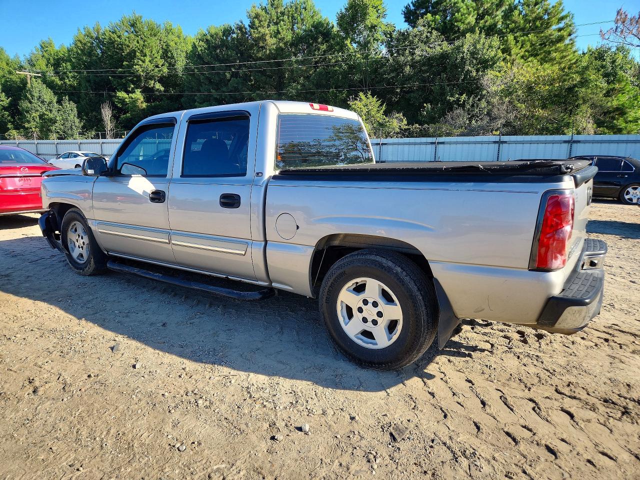 2005 Chevrolet Silverado C1500 Silver vin: 2GCEC13T751368681