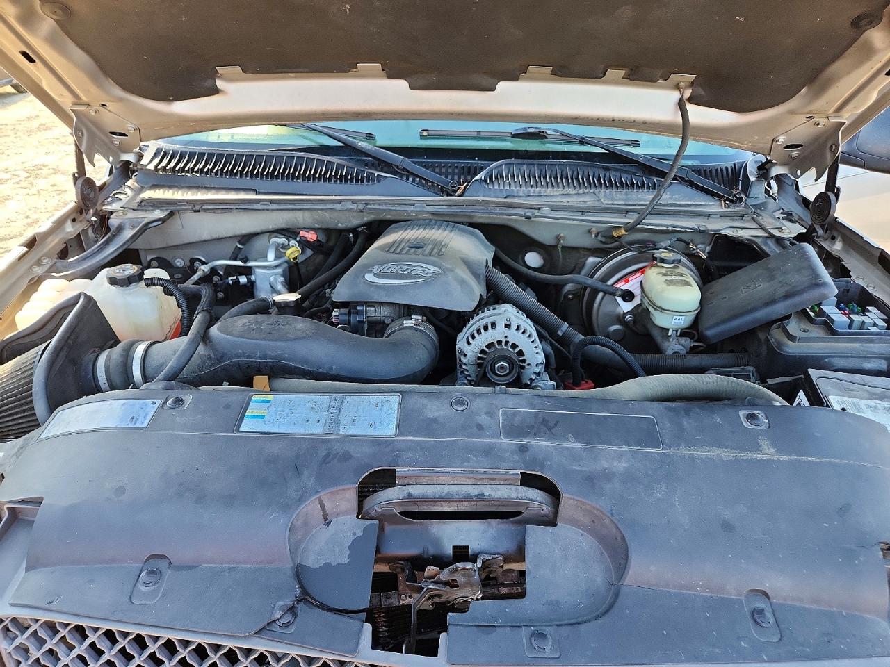 2005 Chevrolet Silverado C1500 Silver vin: 2GCEC13T751368681