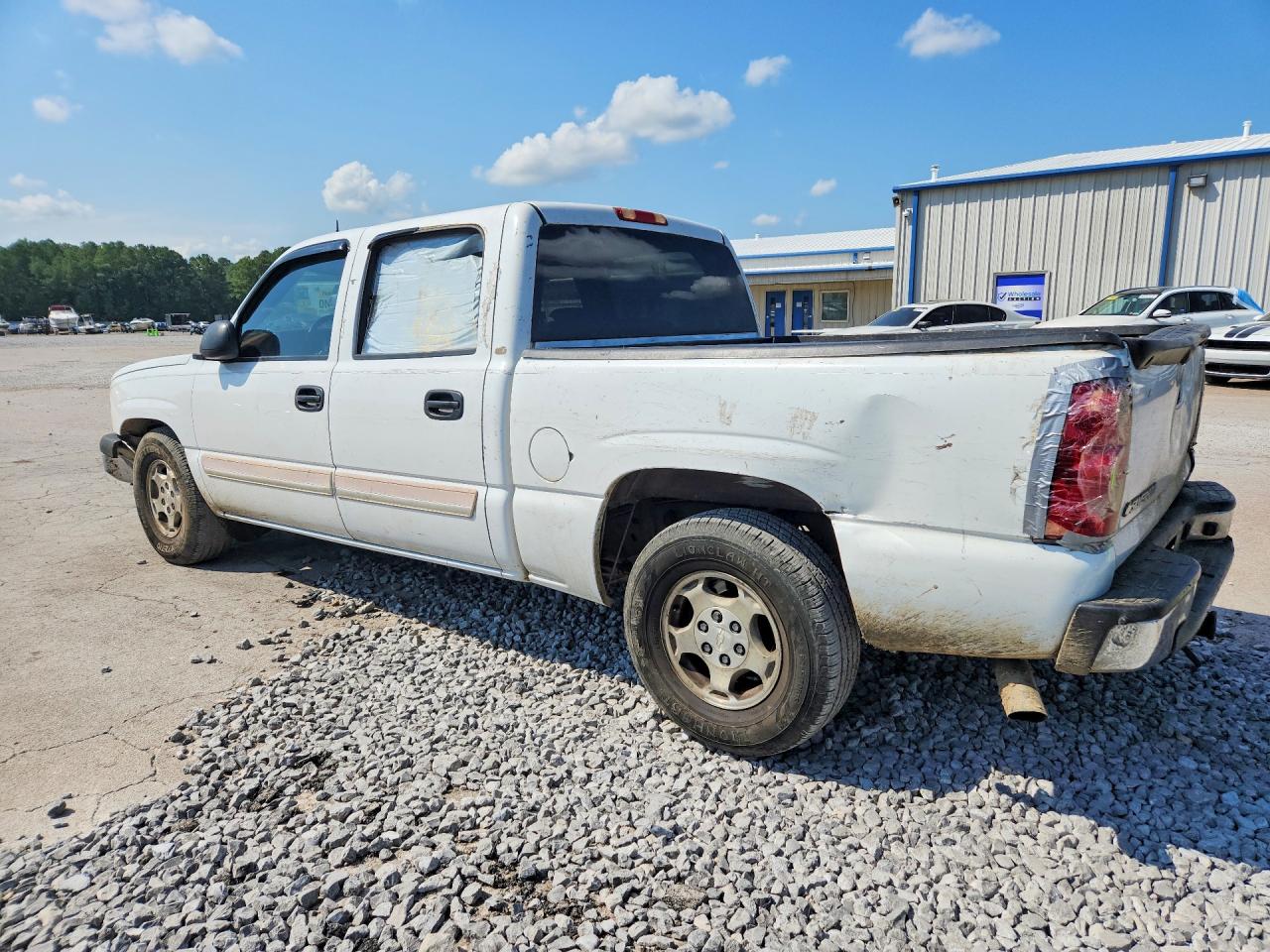 2004 Chevrolet Silverado C1500 White vin: 2GCEC13T841379140