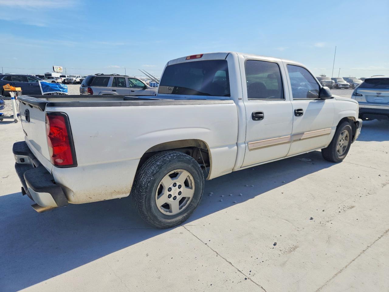 2006 Chevrolet Silverado C1500 White vin: 2GCEC13T861172573