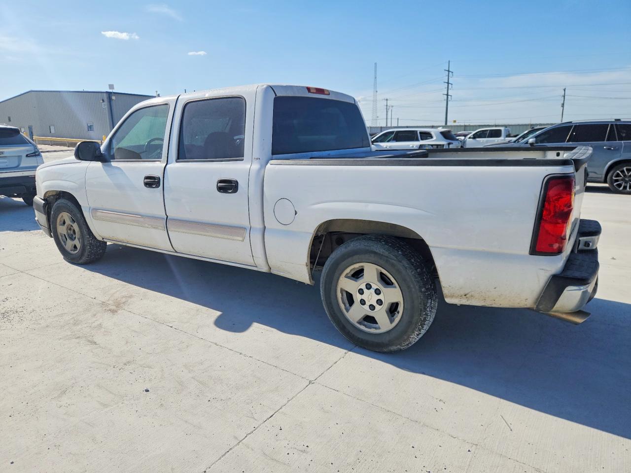 2006 Chevrolet Silverado C1500 White vin: 2GCEC13T861172573