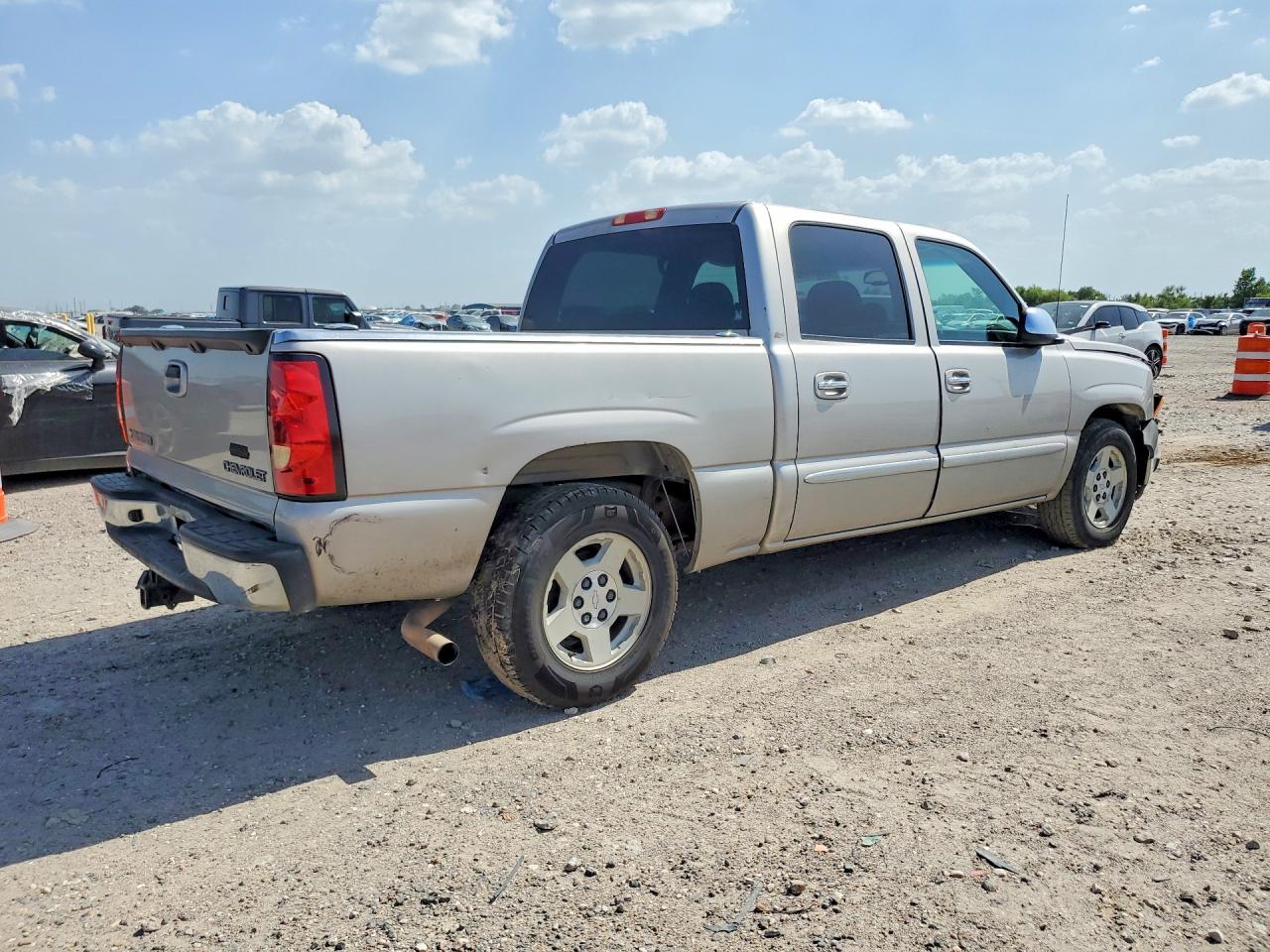 2005 Chevrolet Silverado C1500 Silver vin: 2GCEC13TX51186747