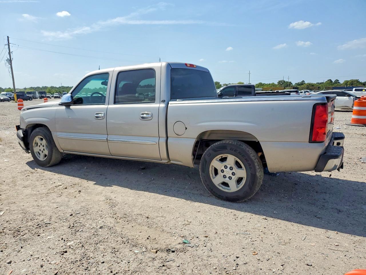 2005 Chevrolet Silverado C1500 Silver vin: 2GCEC13TX51186747