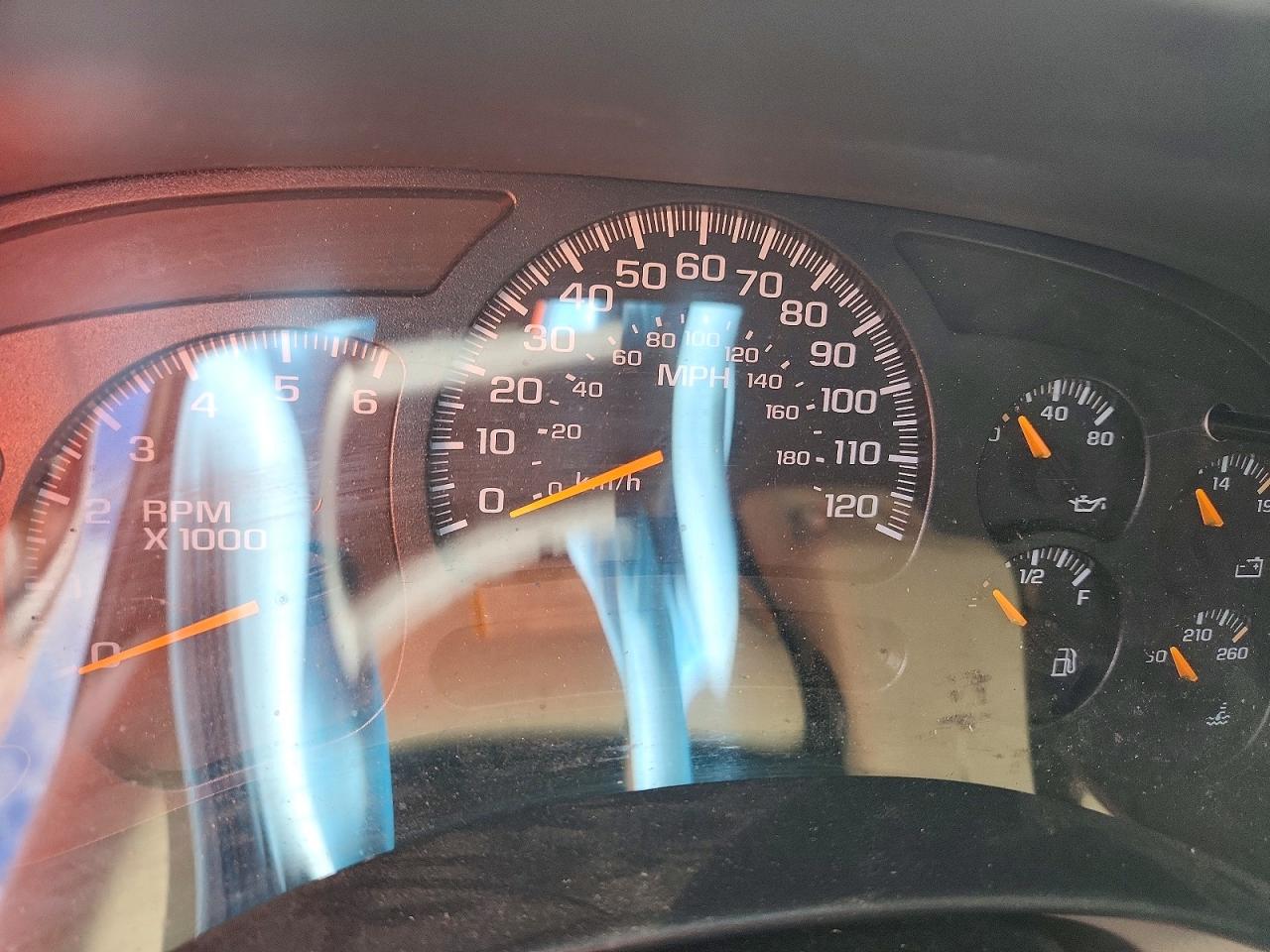 2005 Chevrolet Silverado C1500 Белый vin: 2GCEC13TX51206592