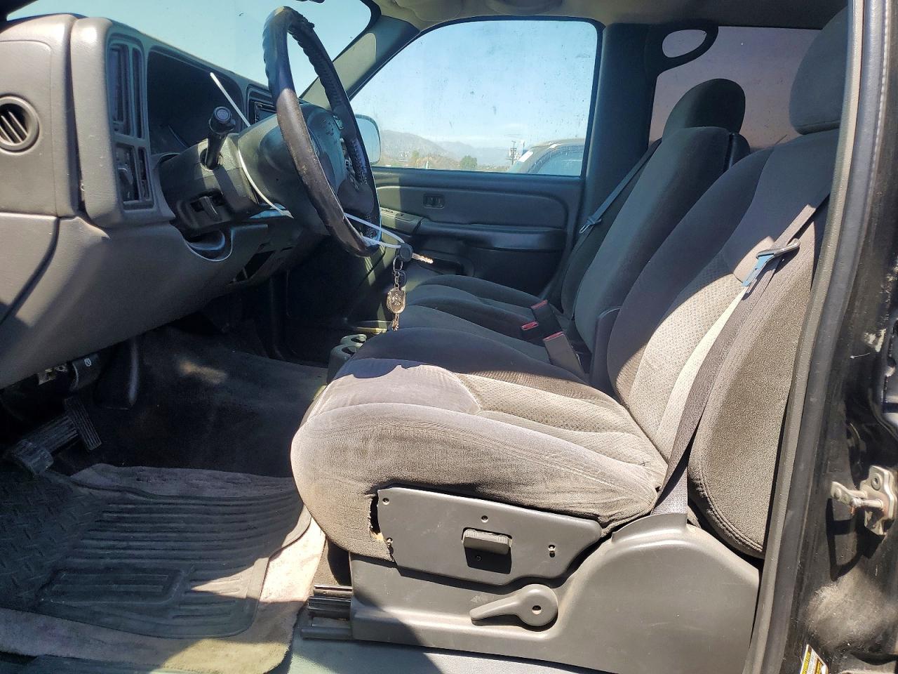 2005 Chevrolet Silverado C1500 Two Tone vin: 2GCEC13TX51364270