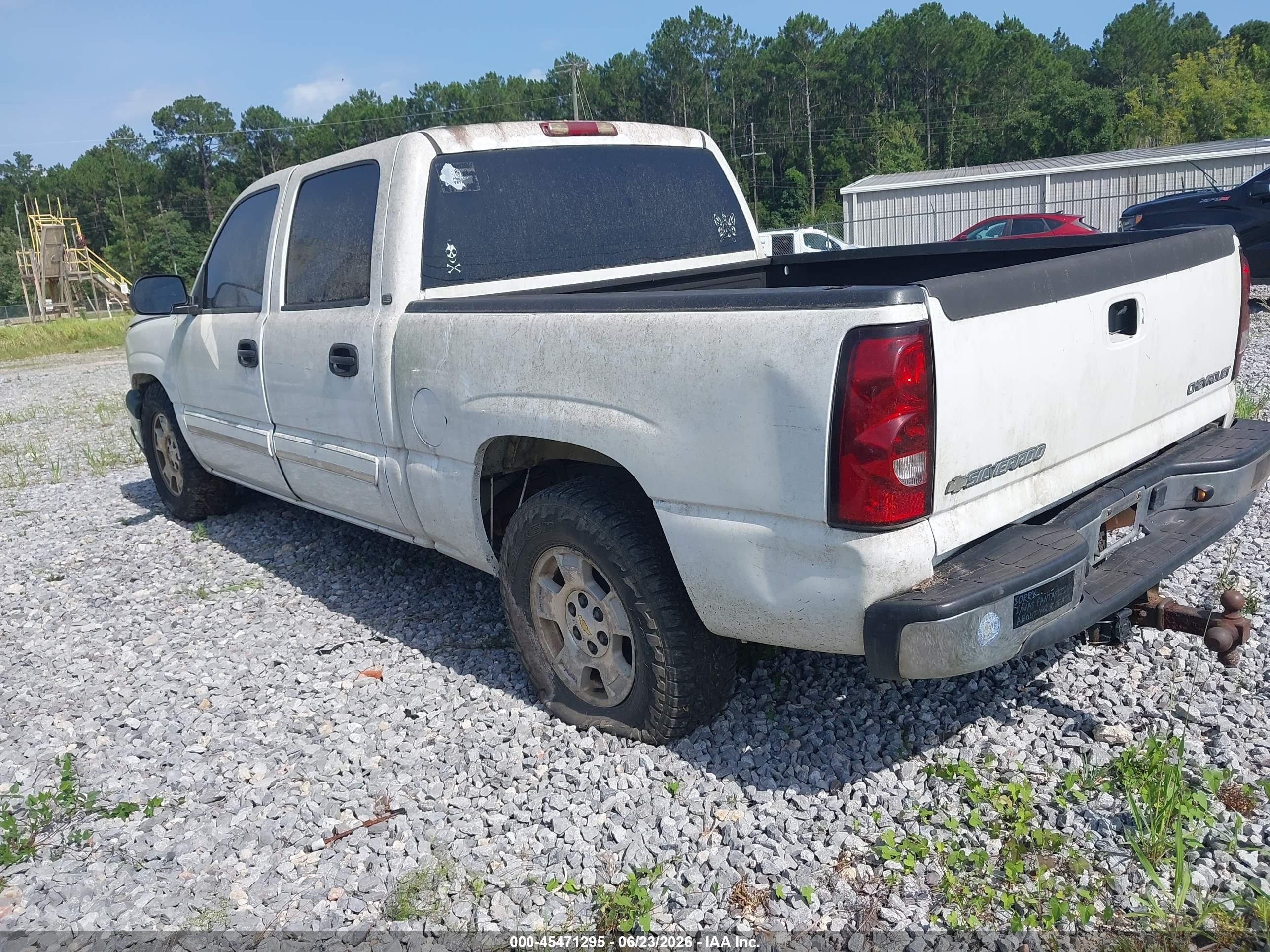2005 Chevrolet Silverado 1500 Ls White vin: 2GCEC13TX51390898