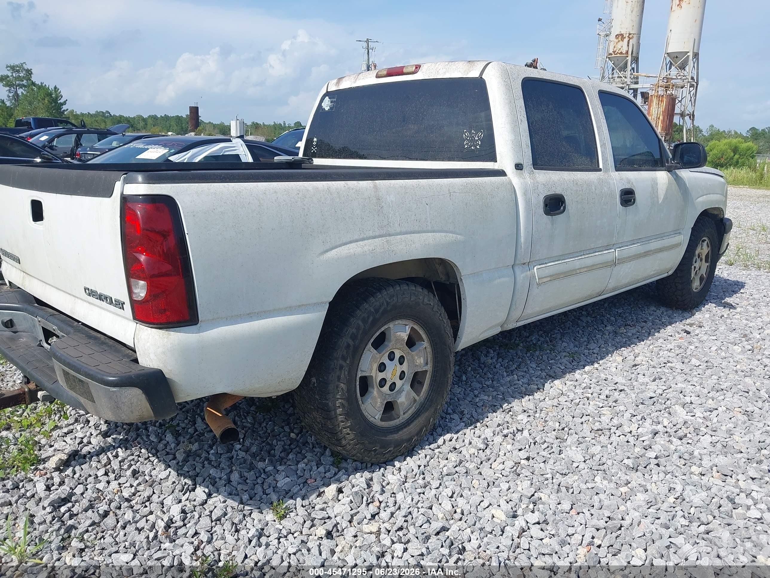 2005 Chevrolet Silverado 1500 Ls White vin: 2GCEC13TX51390898