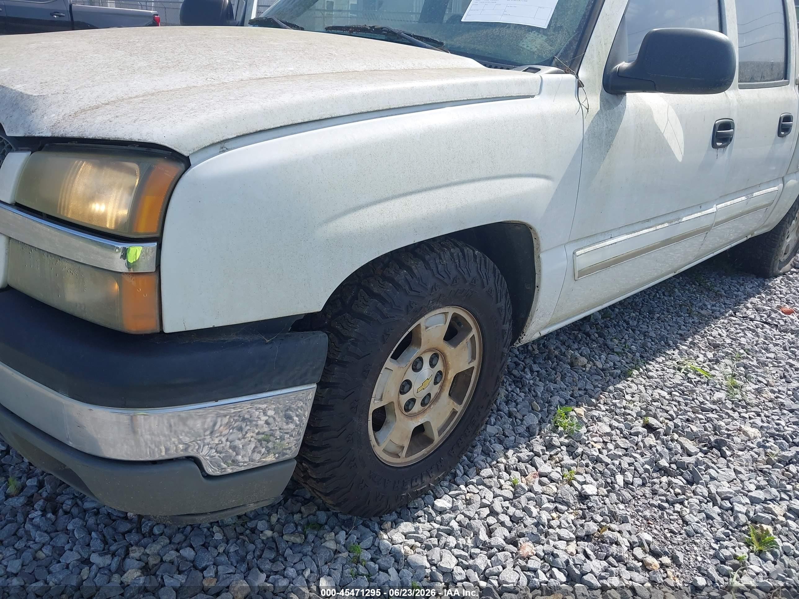 2005 Chevrolet Silverado 1500 Ls White vin: 2GCEC13TX51390898