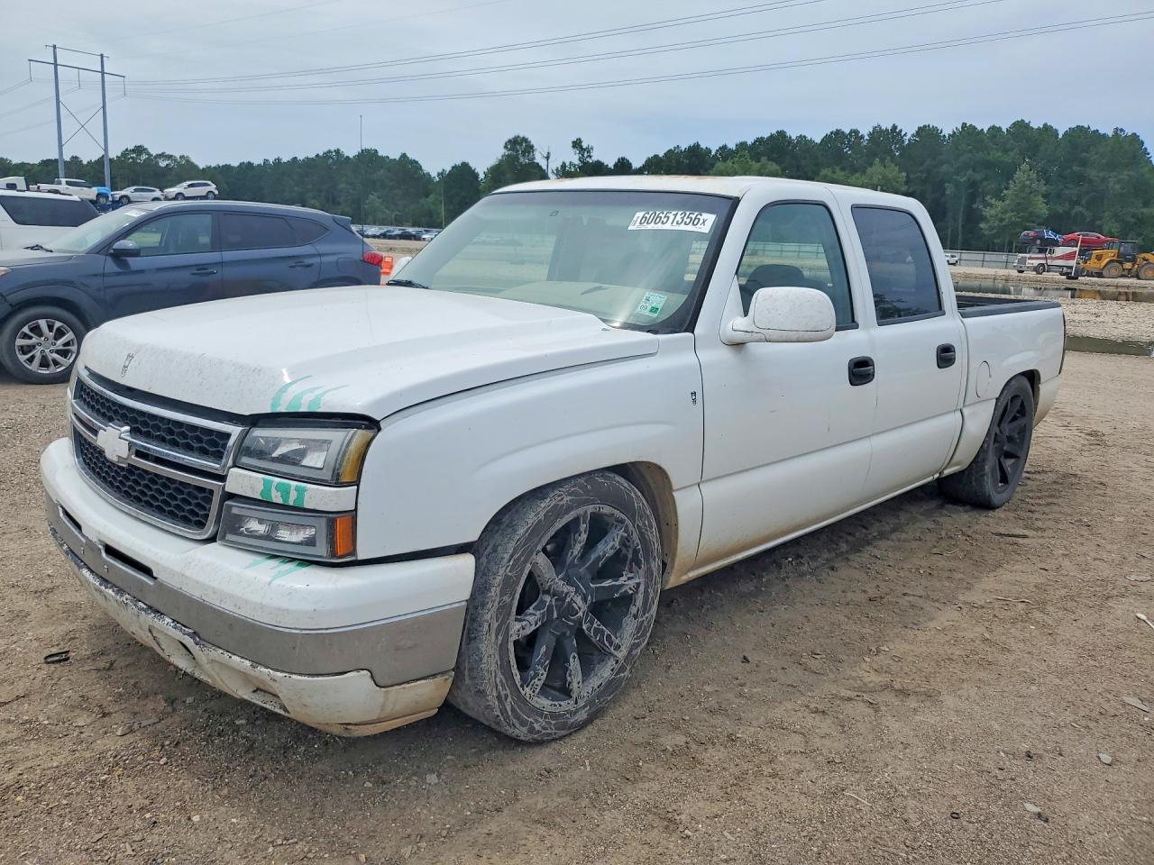 2007 Chevrolet 1500 15 Crew 4x2 White vin: 2GCEC13V071152319