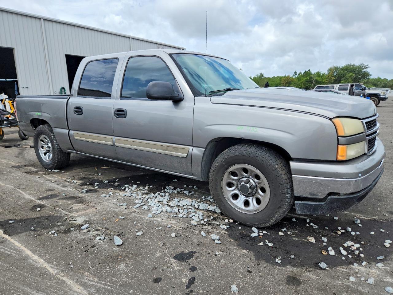 2007 Chevrolet Silverado C1500 Classic Crew Cab Gray vin: 2GCEC13V171163362
