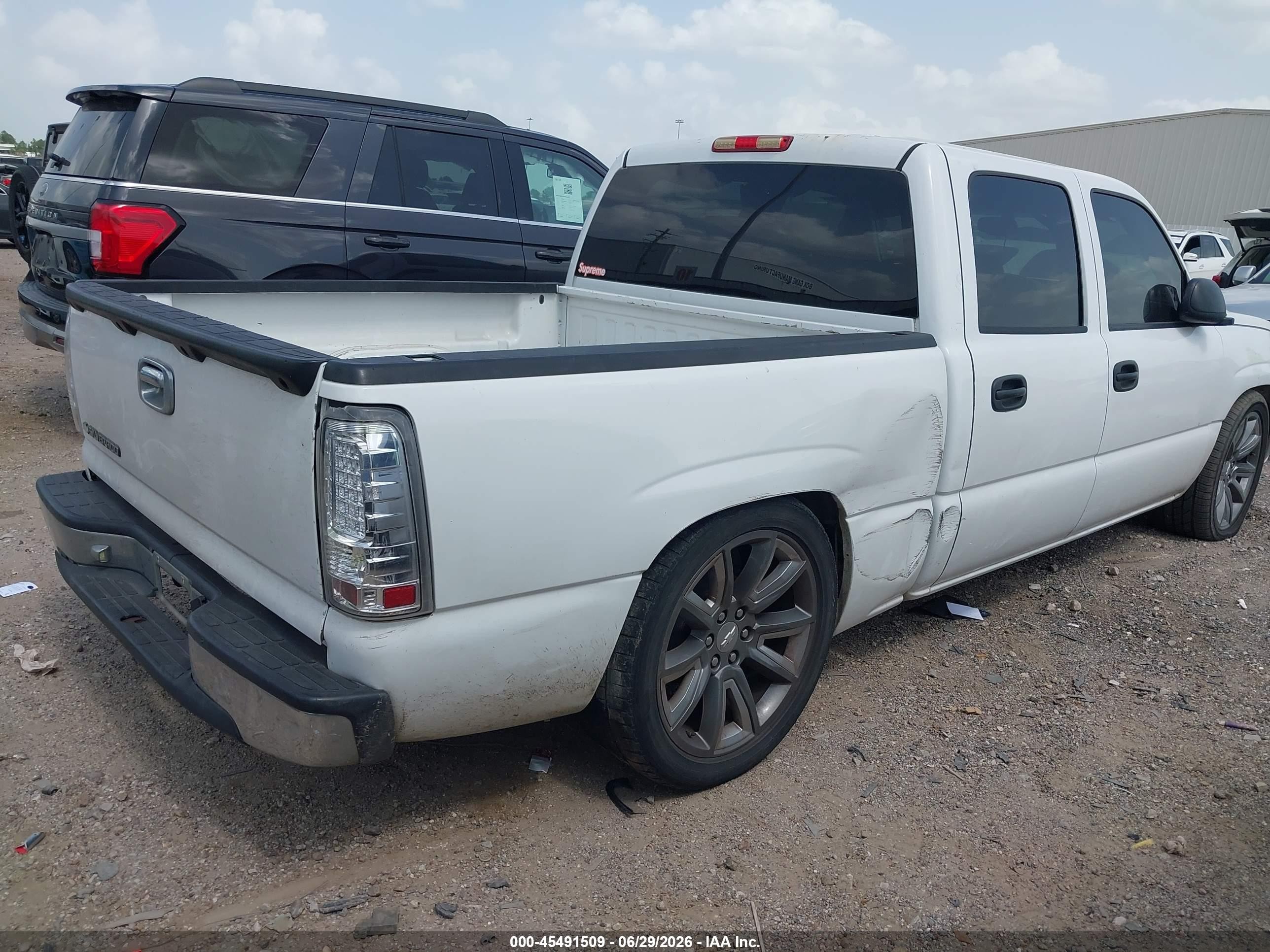 2007 Chevrolet Silverado 1500 Classic Ls White vin: 2GCEC13V171178461