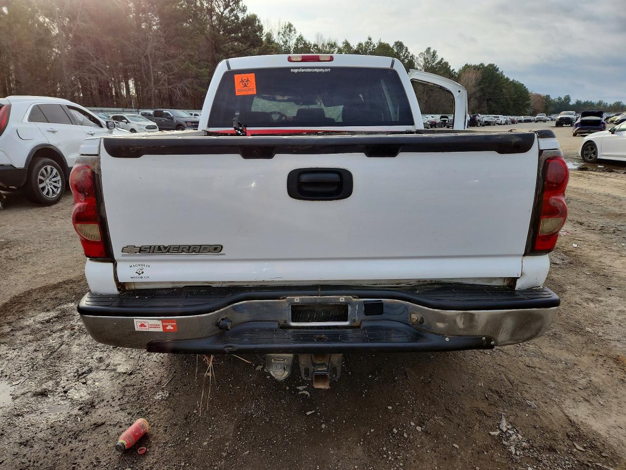 2006 Chevrolet Silverado C1500 White vin: 2GCEC13V261312912