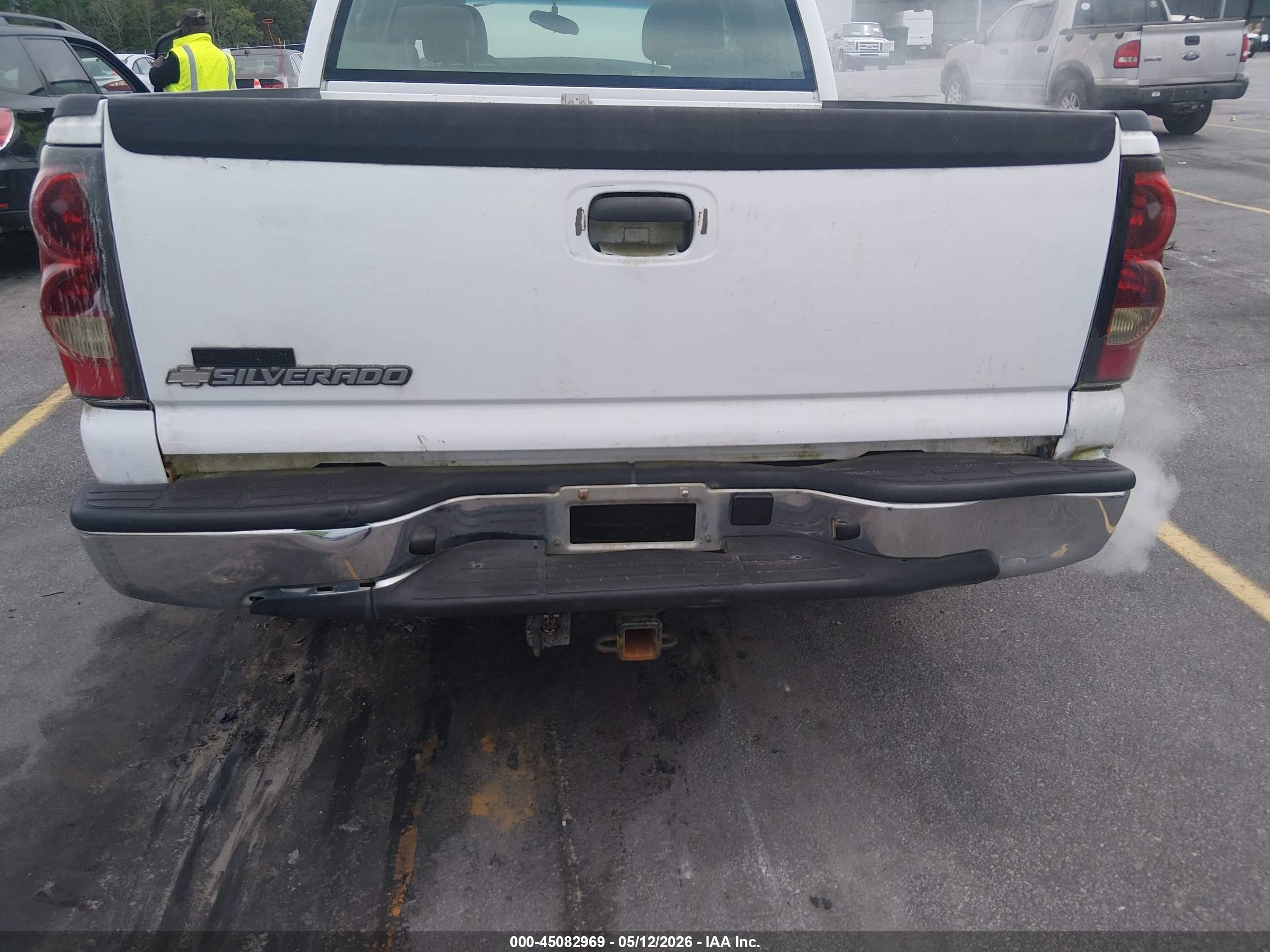 2006 Chevrolet Silverado 1500 Ls White vin: 2GCEC13V561271742