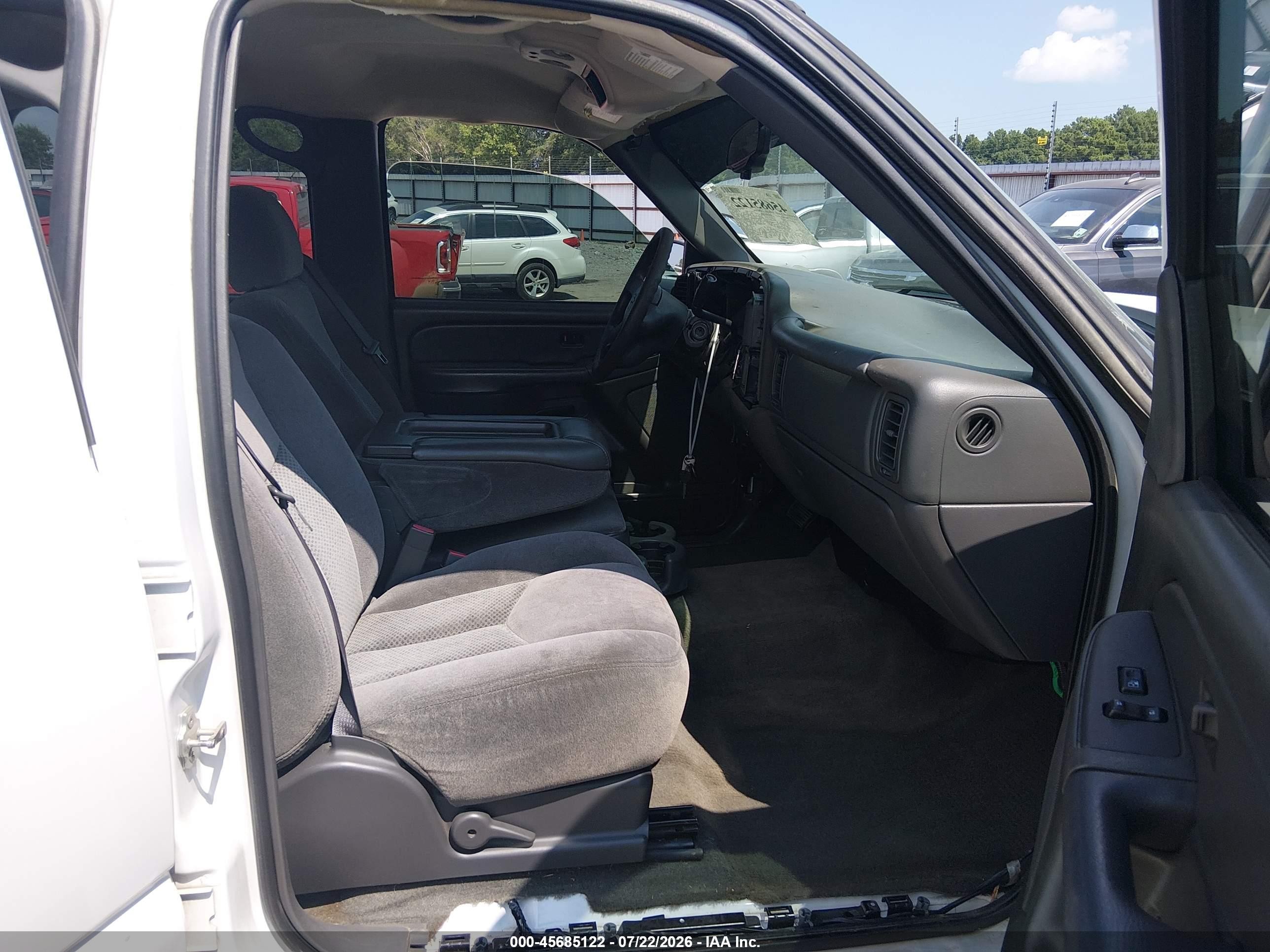 2006 Chevrolet Silverado 1500 Ls Белый vin: 2GCEC13V761328510