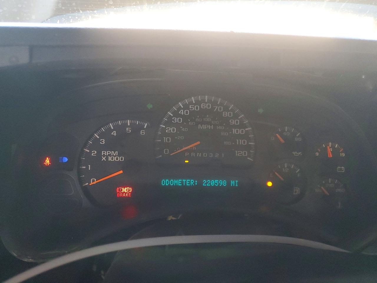 2006 Chevrolet Silverado C1500 White vin: 2GCEC13V861282217