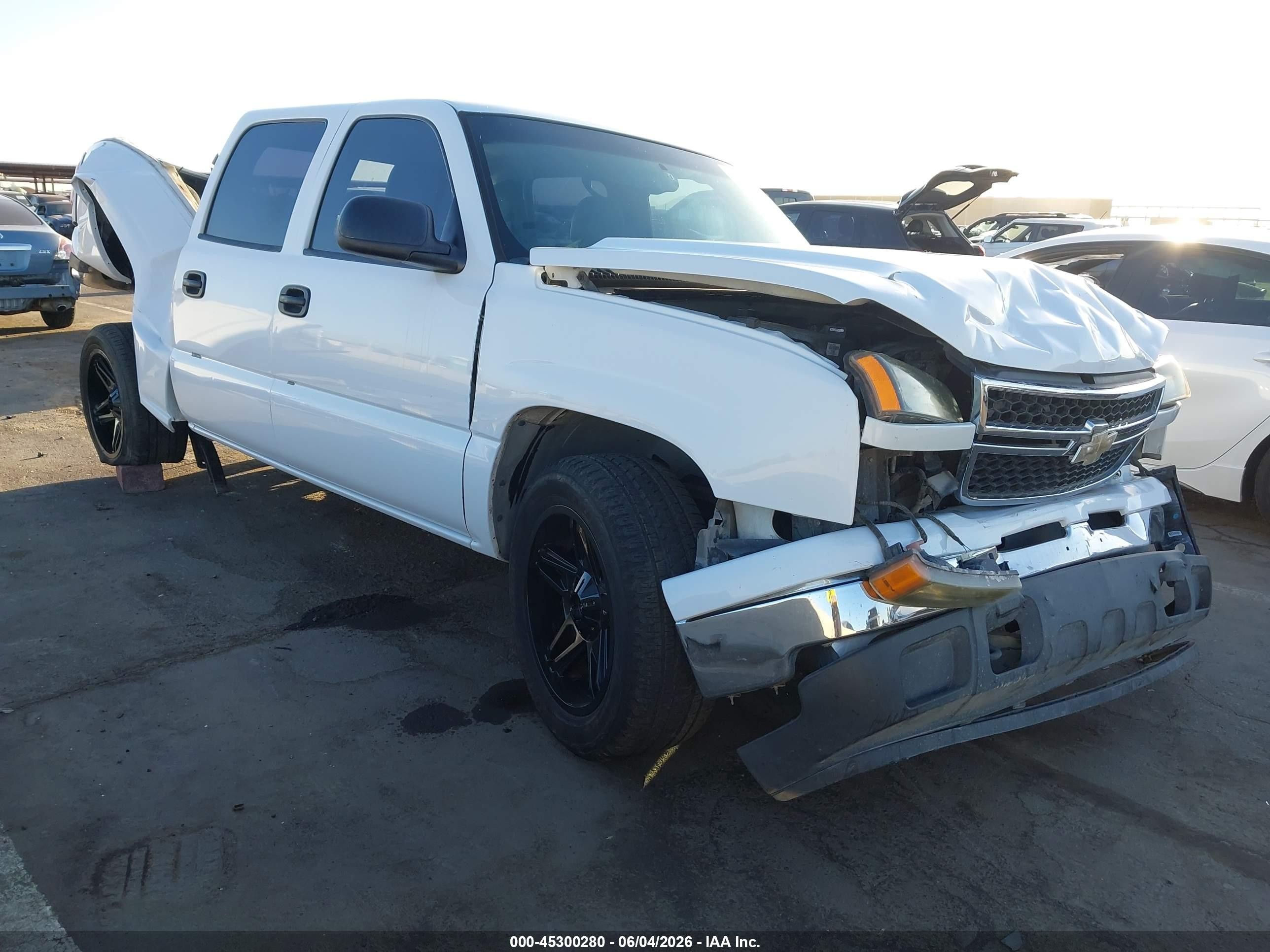 2006 Chevrolet Silverado 1500 Ls White vin: 2GCEC13V961344918