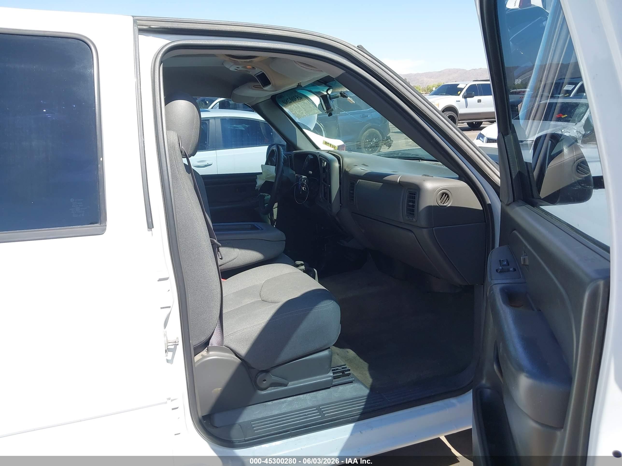 2006 Chevrolet Silverado 1500 Ls White vin: 2GCEC13V961344918