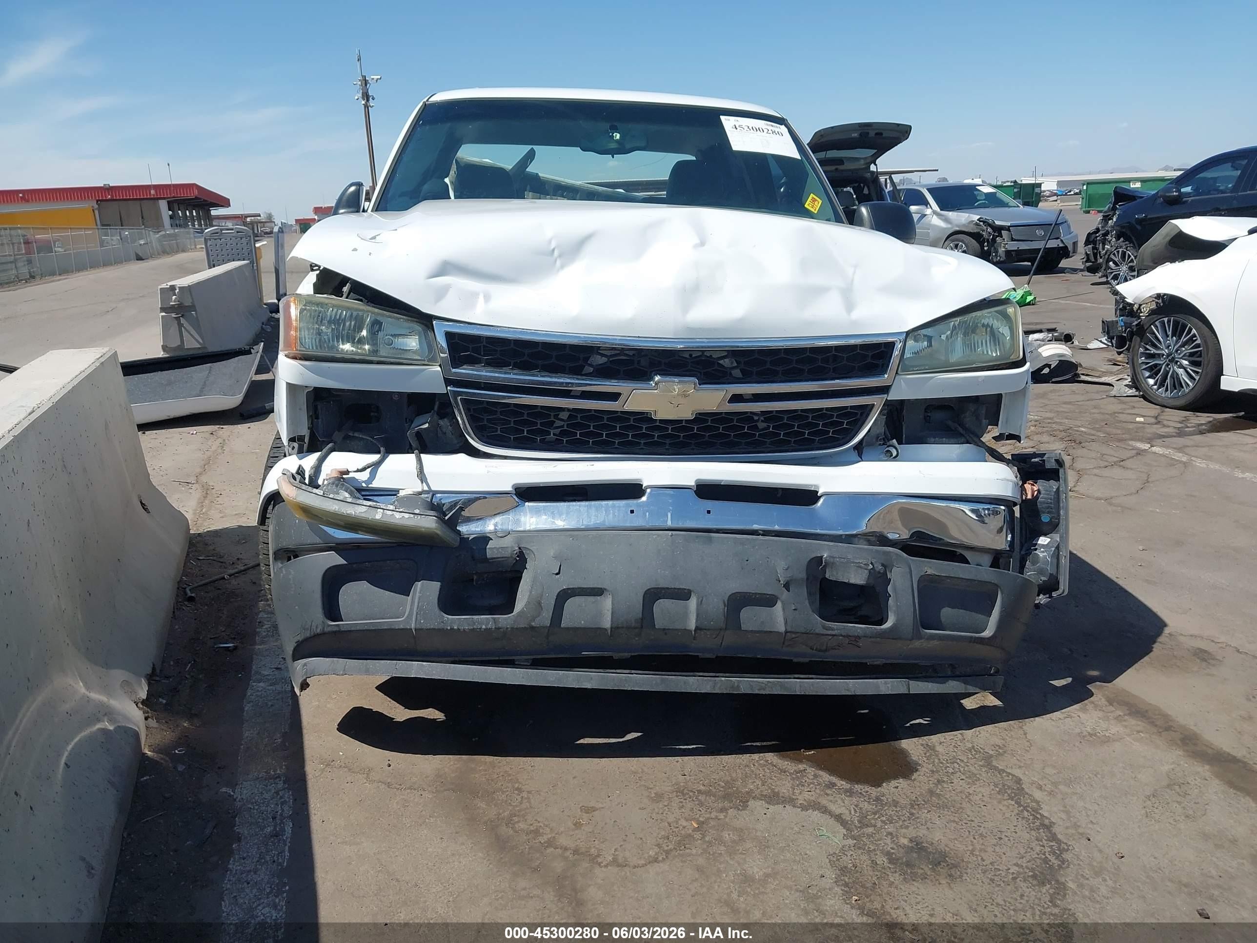 2006 Chevrolet Silverado 1500 Ls White vin: 2GCEC13V961344918