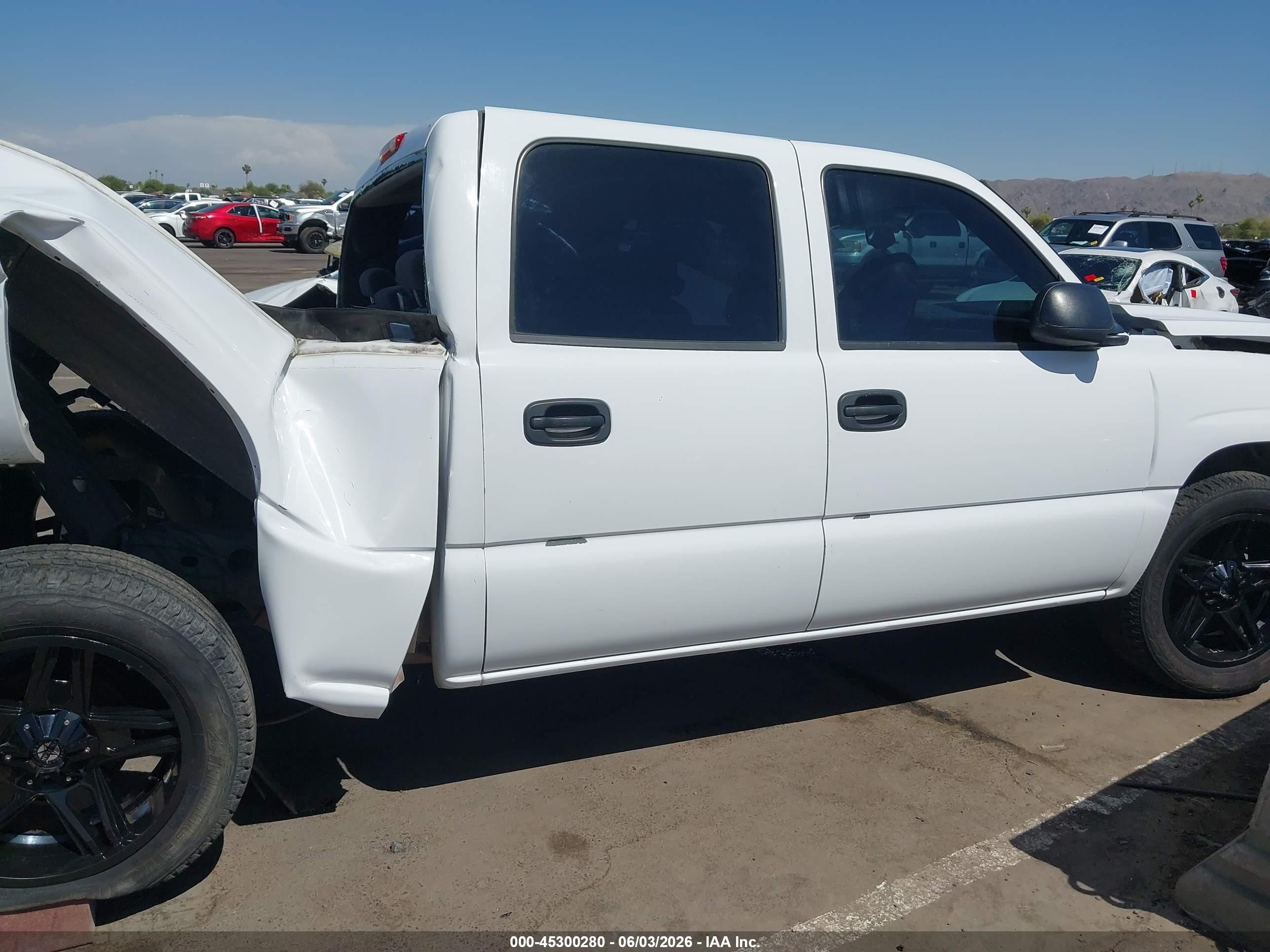 2006 Chevrolet Silverado 1500 Ls White vin: 2GCEC13V961344918