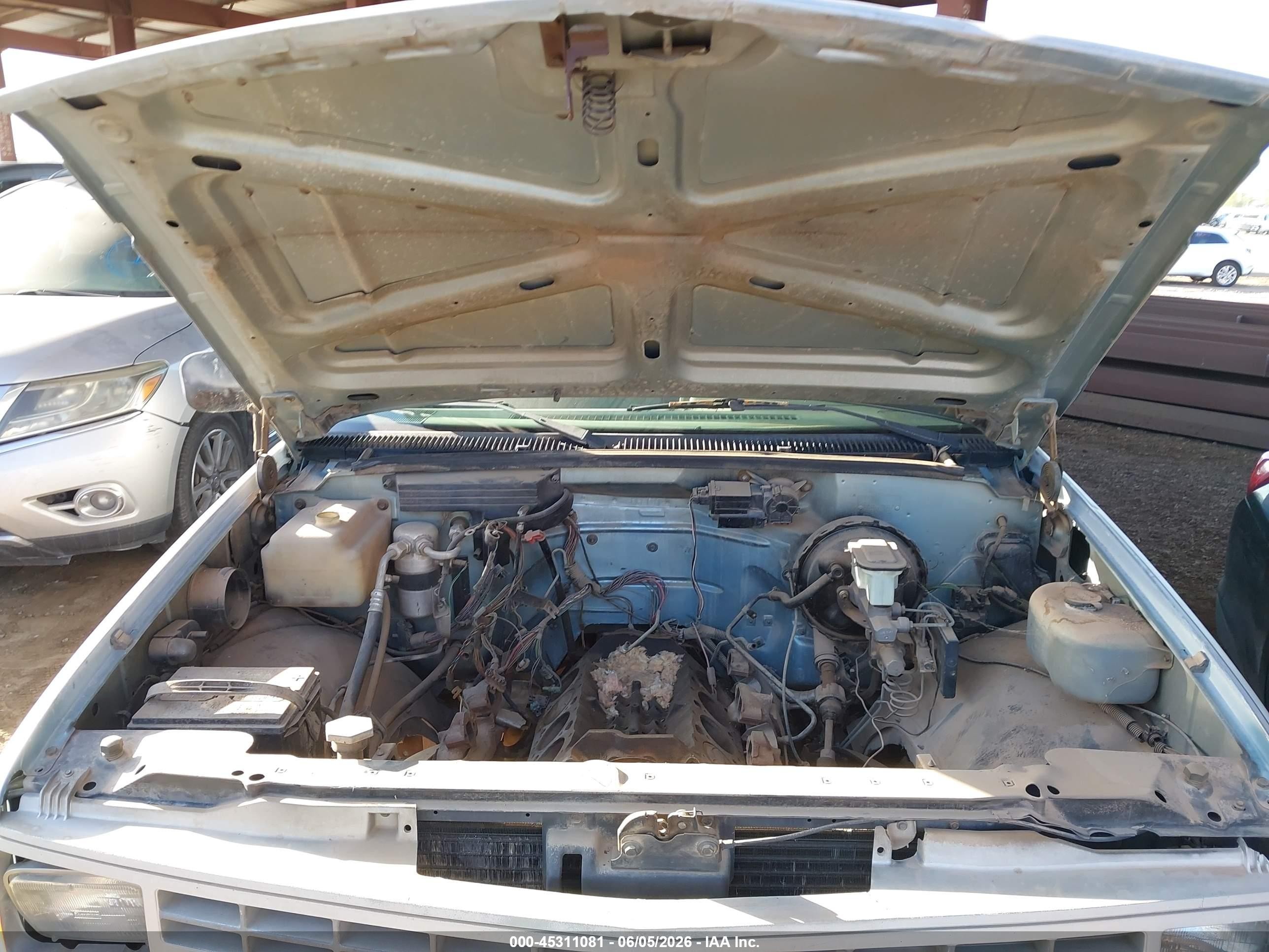 1990 Chevrolet Gmt-400 C1500 Silver vin: 2GCEC14H3L1116708